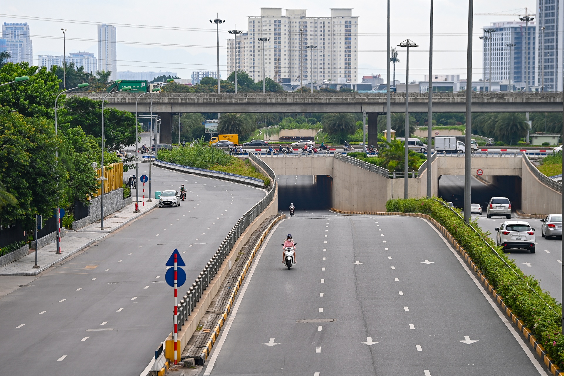 Đường phố Hà Nội sau lệnh giãn cách ảnh 12 Duong pho Ha Noi sau lenh gian cach anh 12