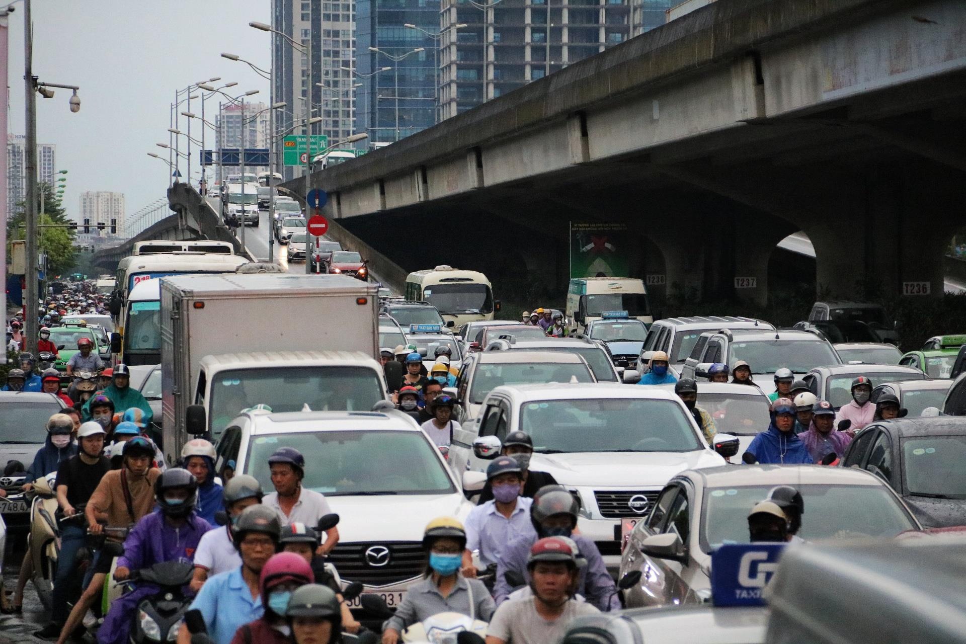 Đường phố Hà Nội sau lệnh giãn cách ảnh 15 Duong pho Ha Noi sau lenh gian cach anh 15