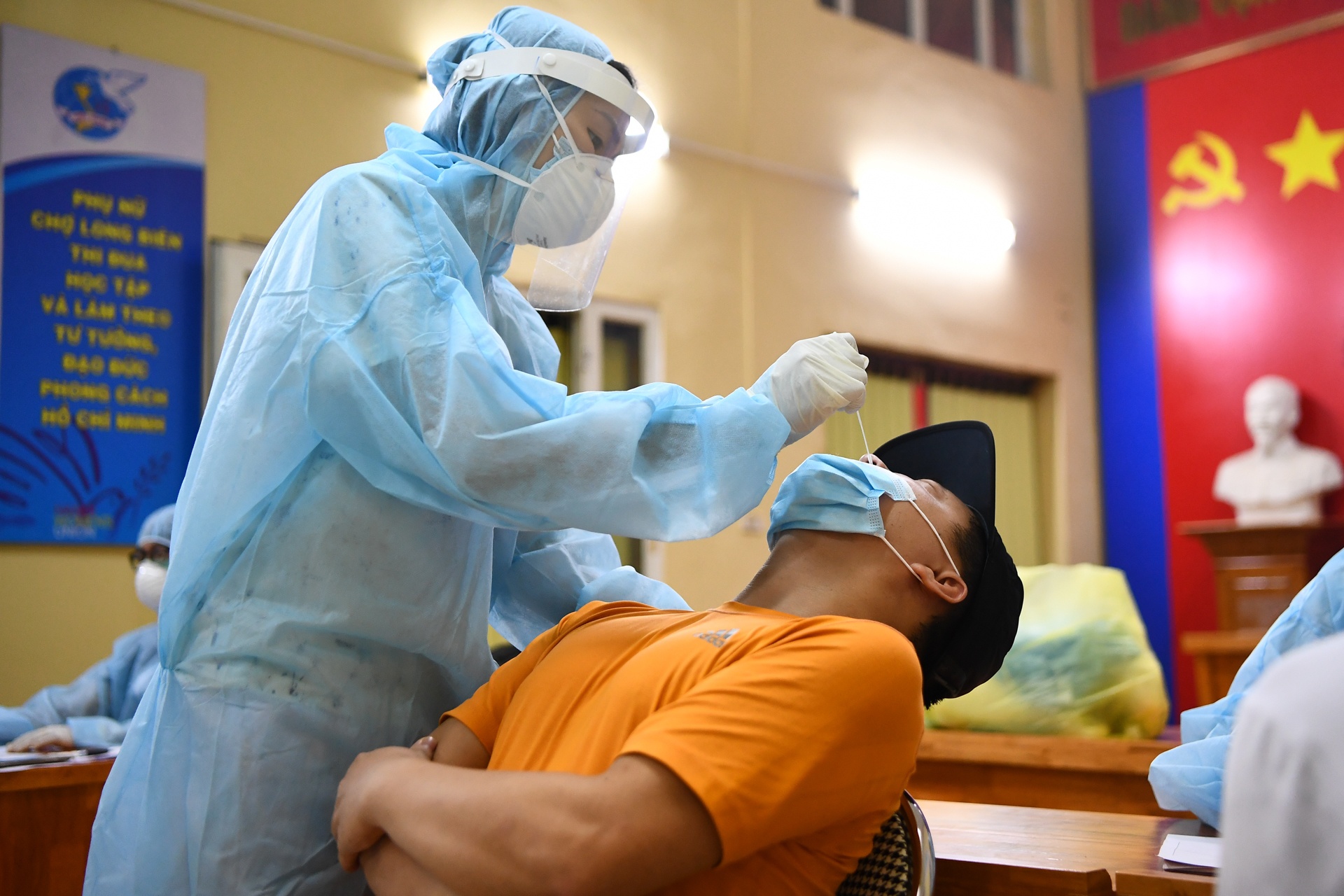 Dich Covid-19 Ha Noi,  gian cach xa hoi Ha Noi anh 2