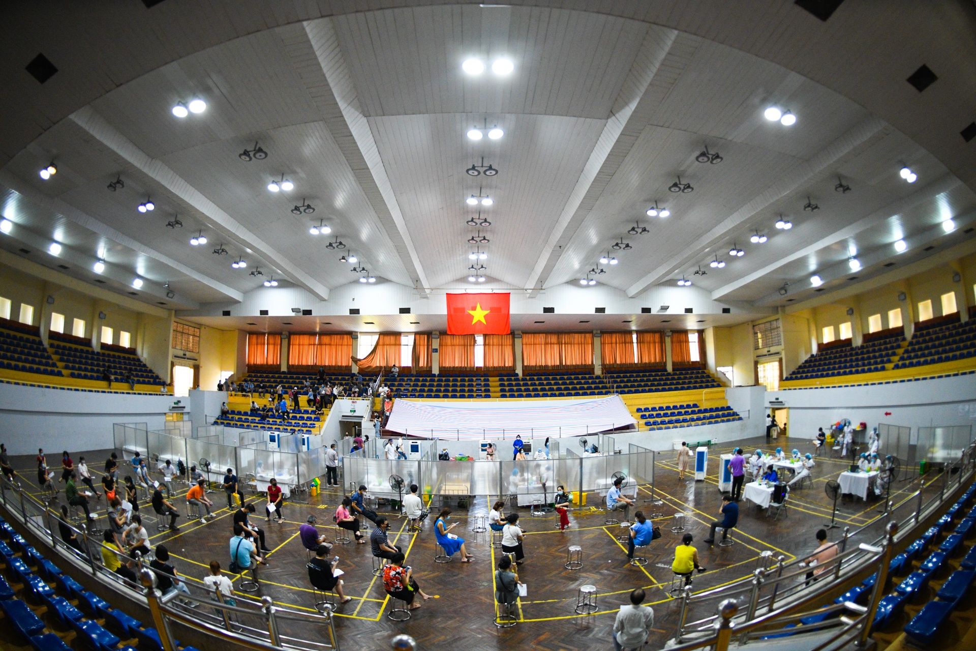 Tiem vaccine Covid-19 o Ha Noi anh 1