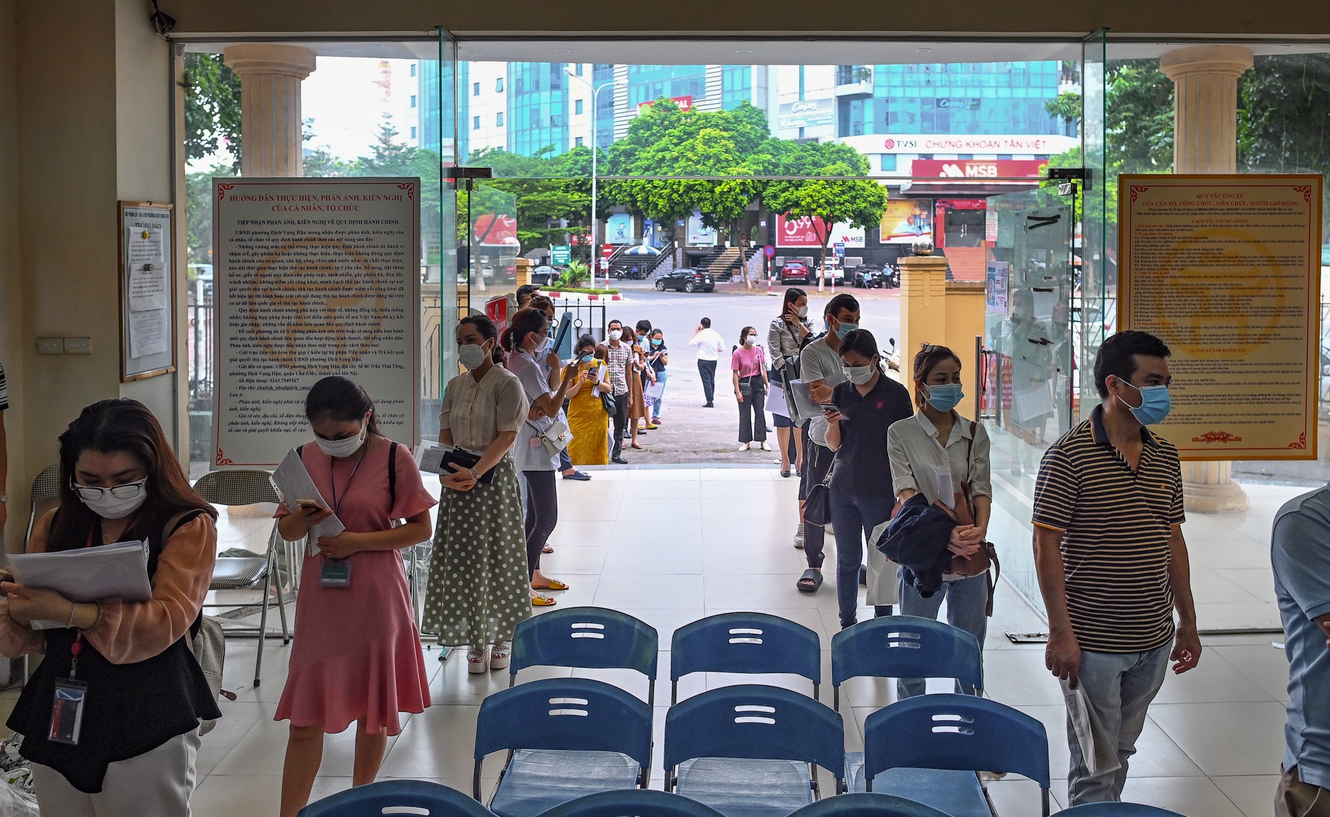 Xep hang xin giay di duong theo quy dinh moi anh 2