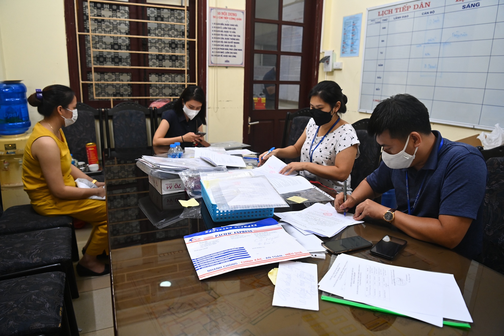 Trang dem lam giay di duong cap cho dan anh 6