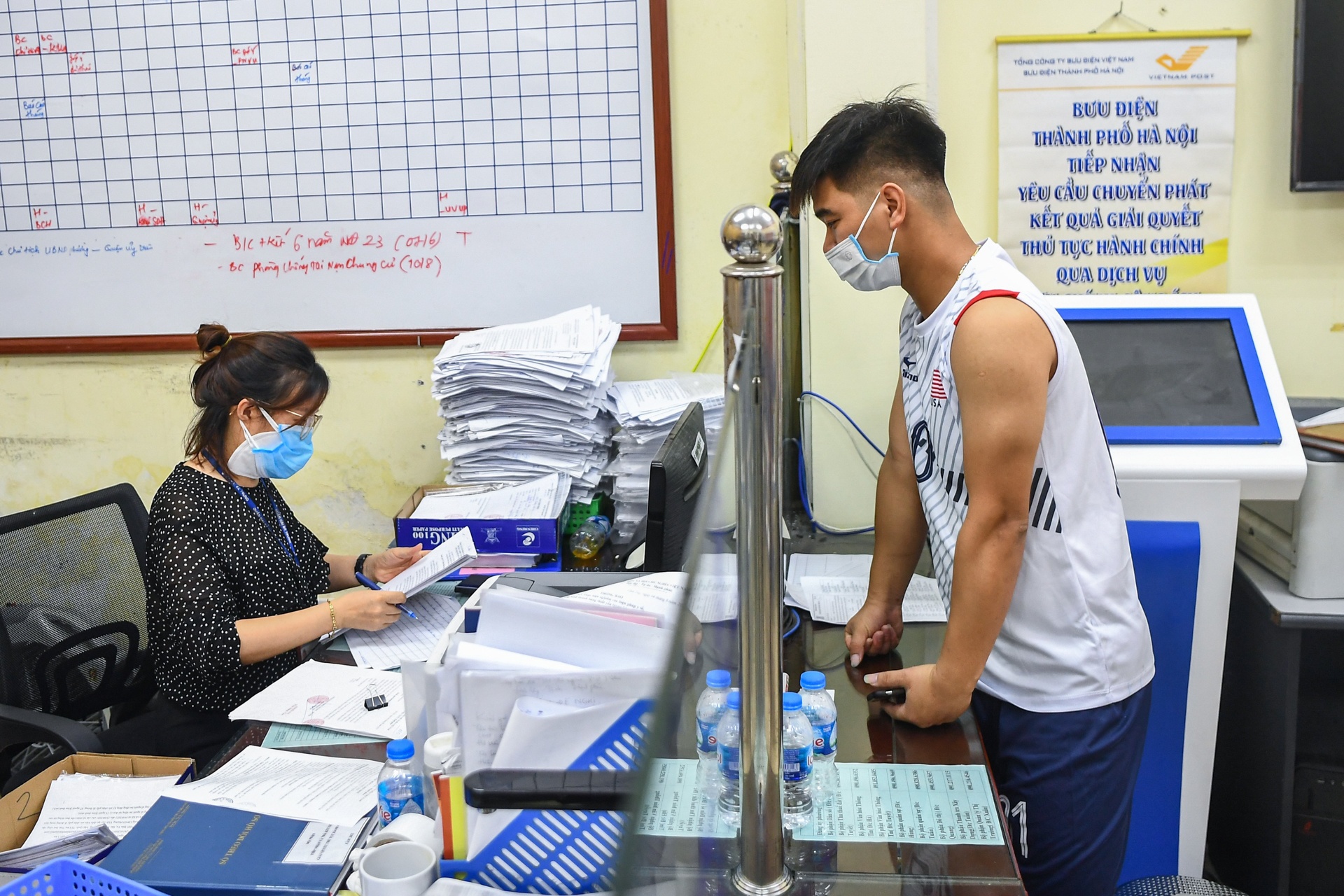 Trang dem lam giay di duong cap cho dan anh 4