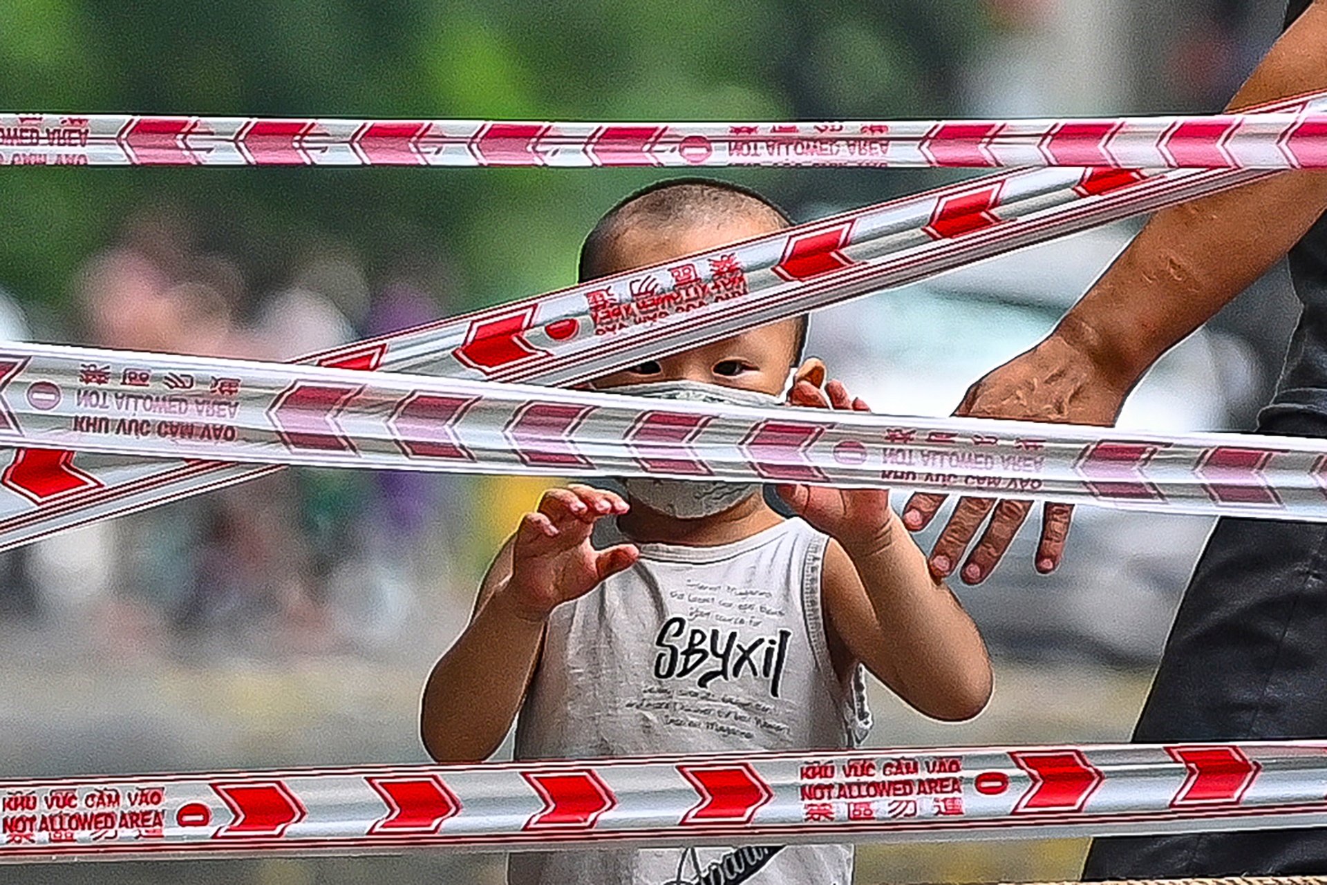 Pho phuong Ha Noi qua 20 ngay gian cach theo Chi thi 16 hinh anh