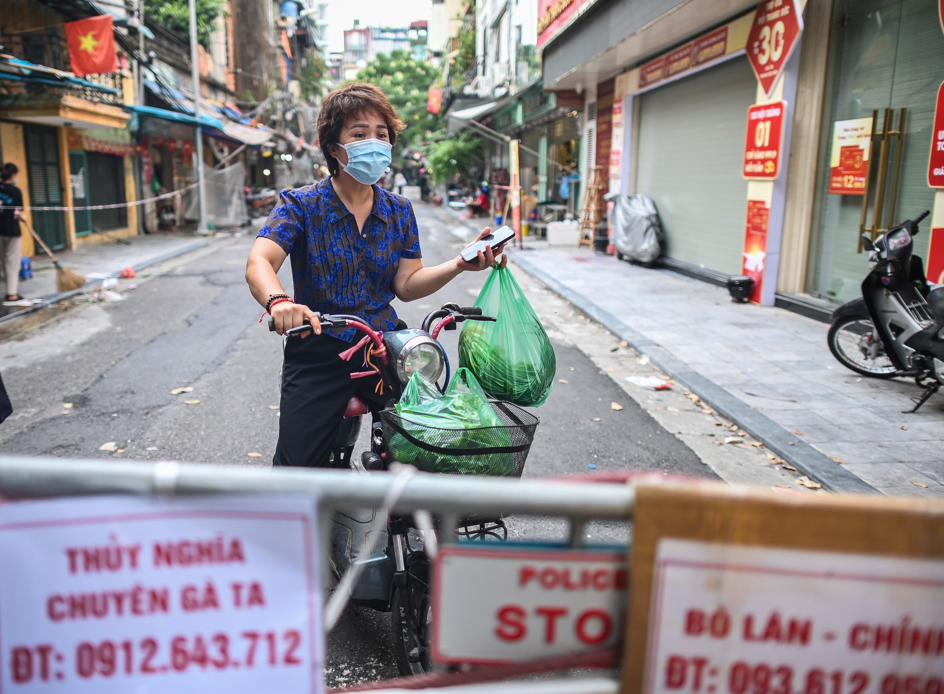 Di cho qua bien quang cao o Ha Noi anh 5