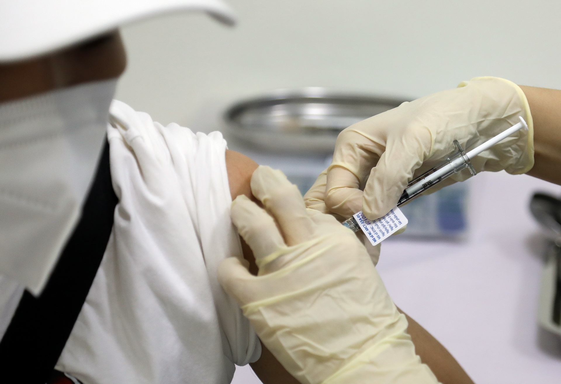 Tiem thu nghiem vaccine Covid-19 anh 6