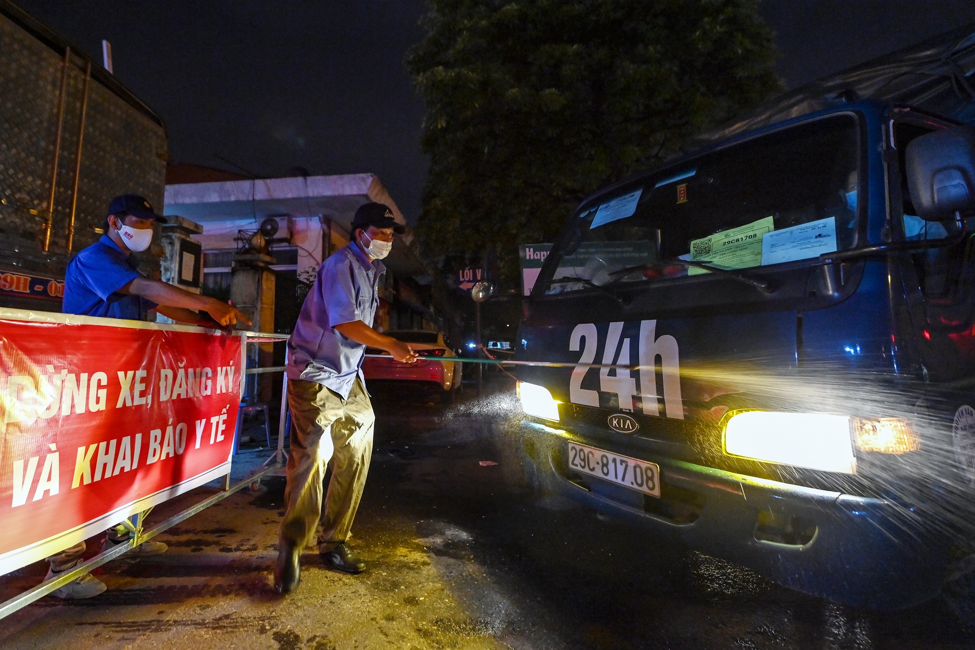 Cho dau moi Ha Noi mo cua anh 5