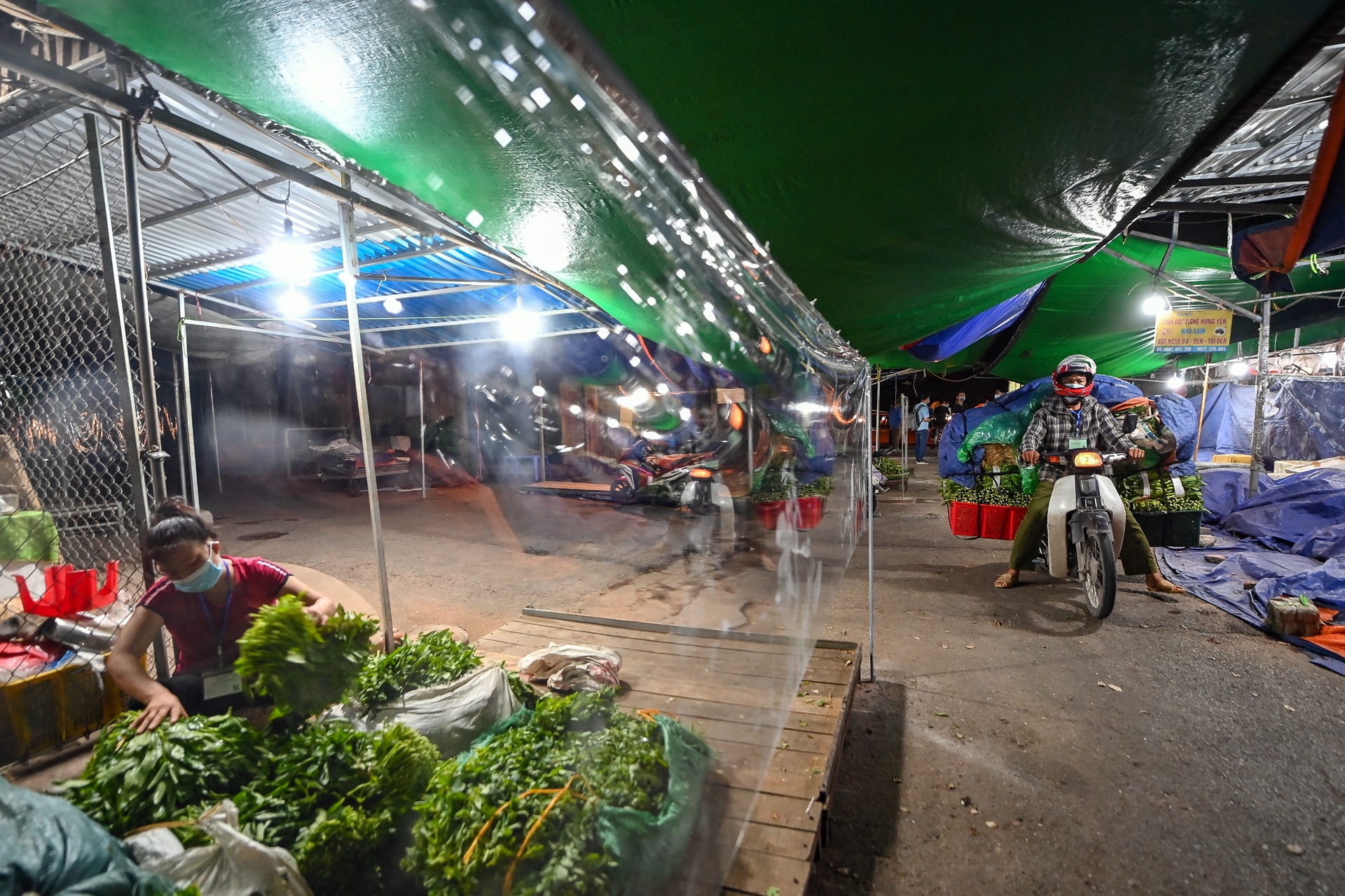 Cho dau moi Ha Noi mo cua anh 6