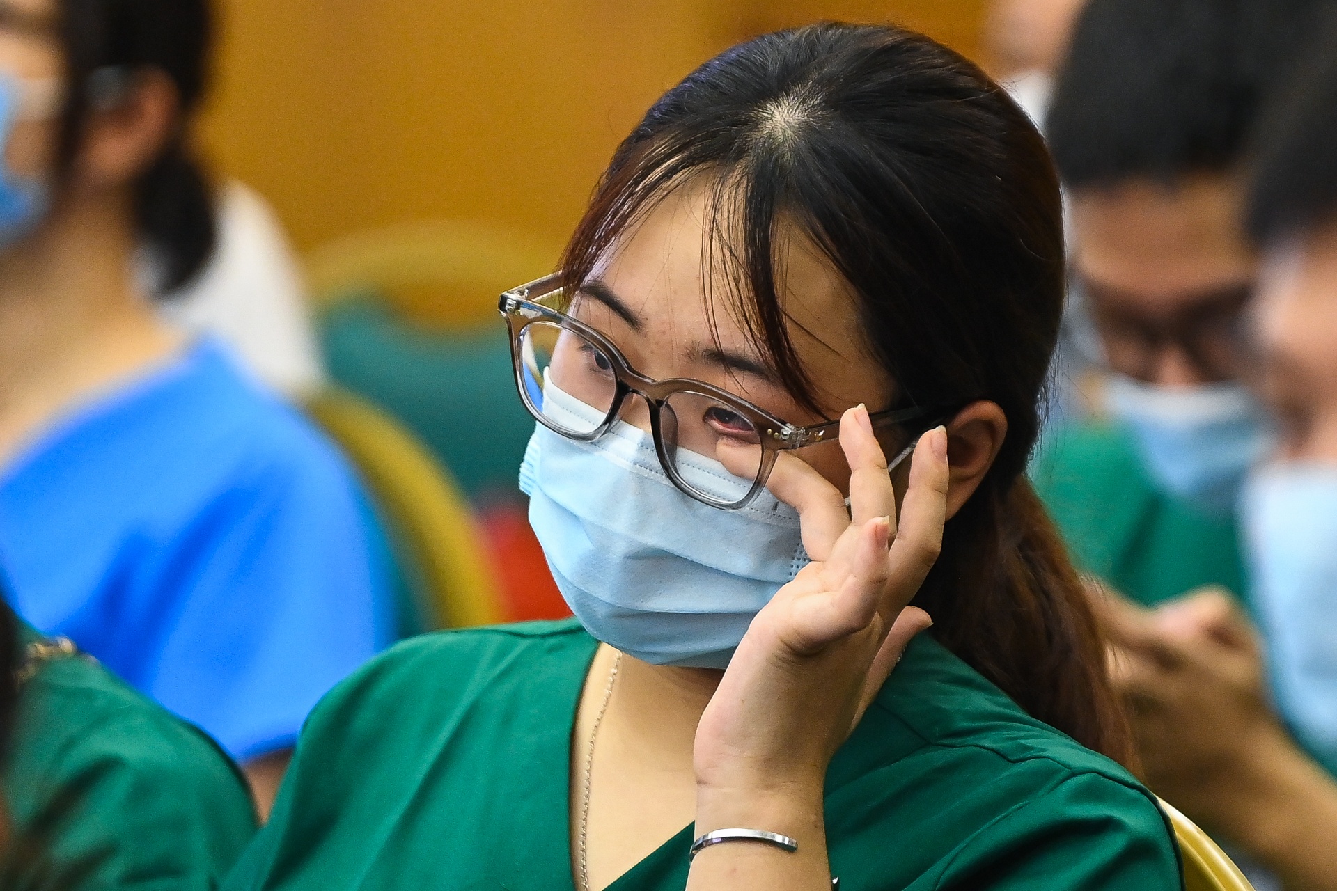 Sinh vien Ha Noi len duong chong dich anh 5