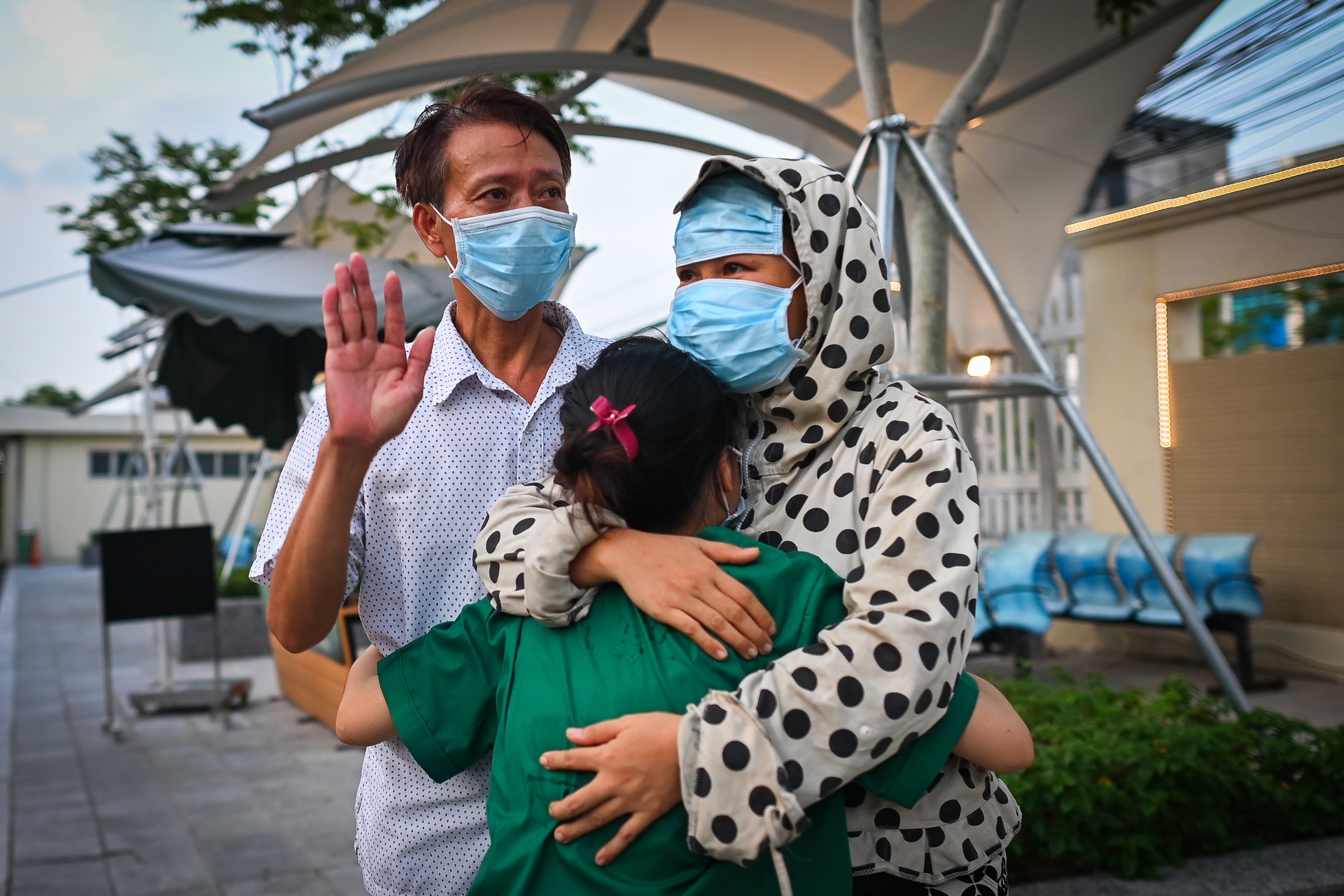 Sinh vien Cao dang Y te Bach Mai len duong vao TP.HCM chong dich hinh anh