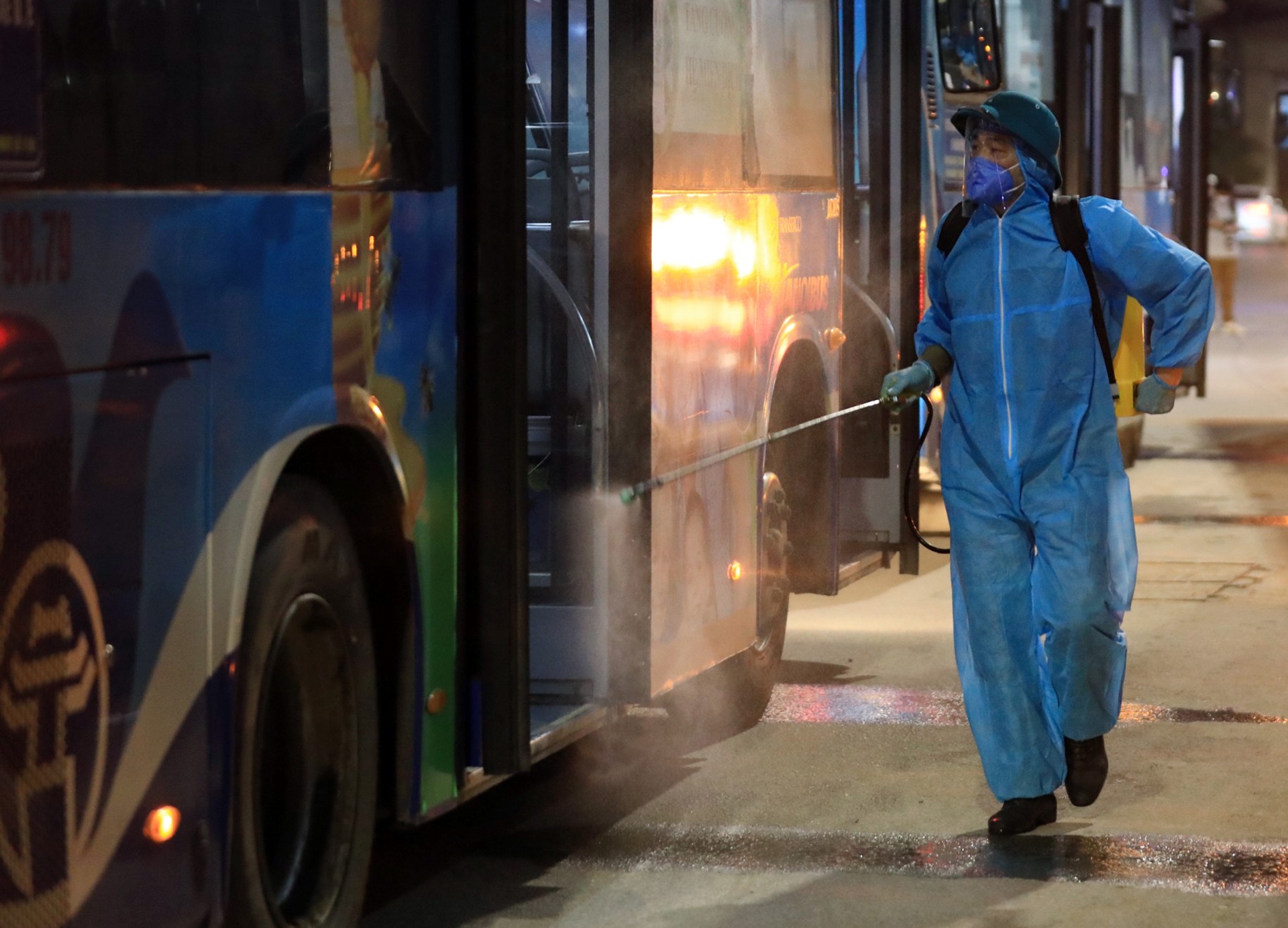 Di doi nguoi dan o o dich Thanh Xuan Trung anh 12