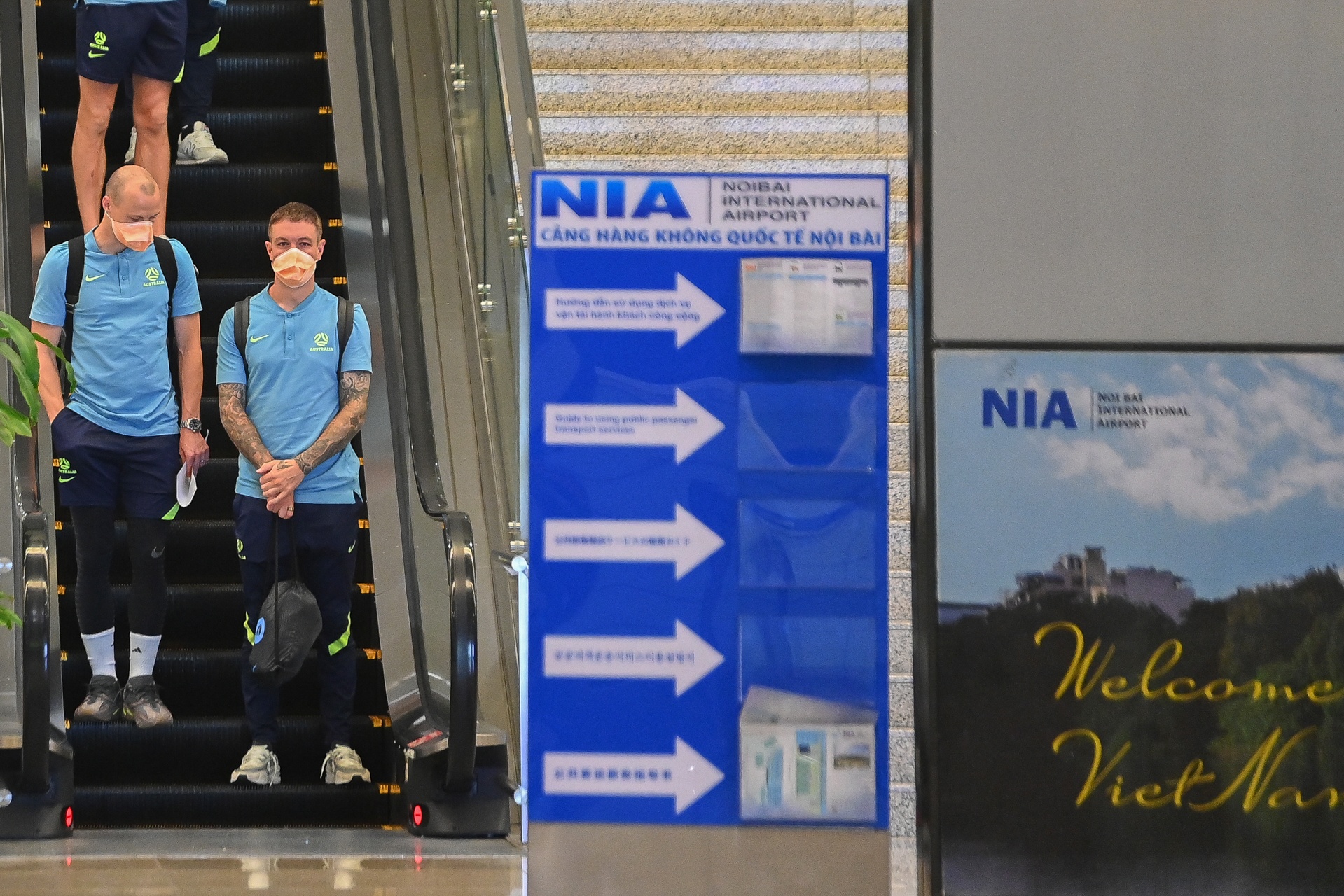 Doi tuyen Australia den Ha Noi anh 1