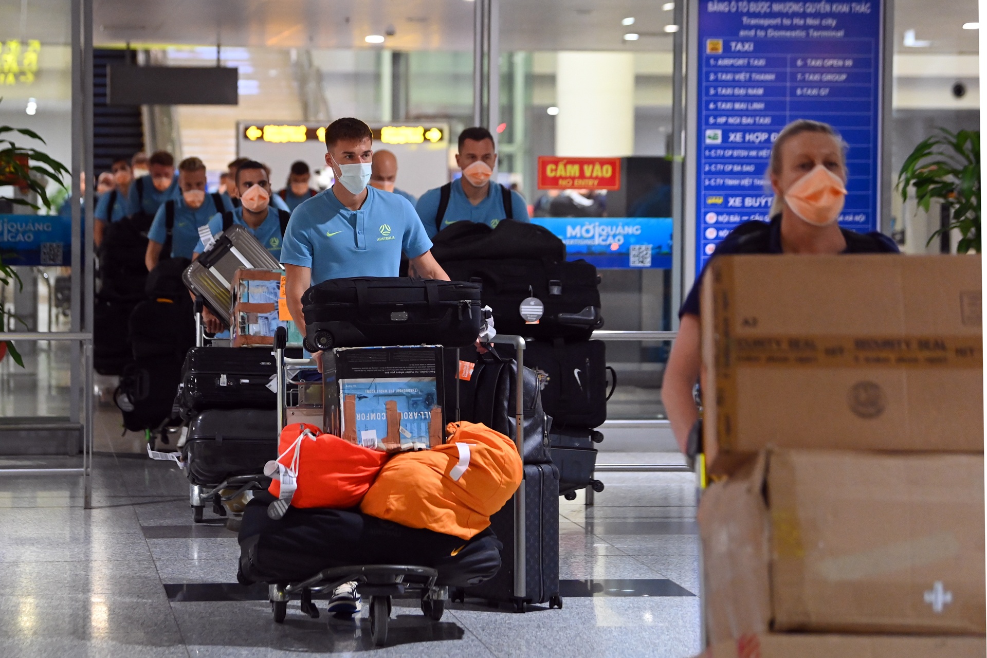 Doi tuyen Australia den Ha Noi anh 2