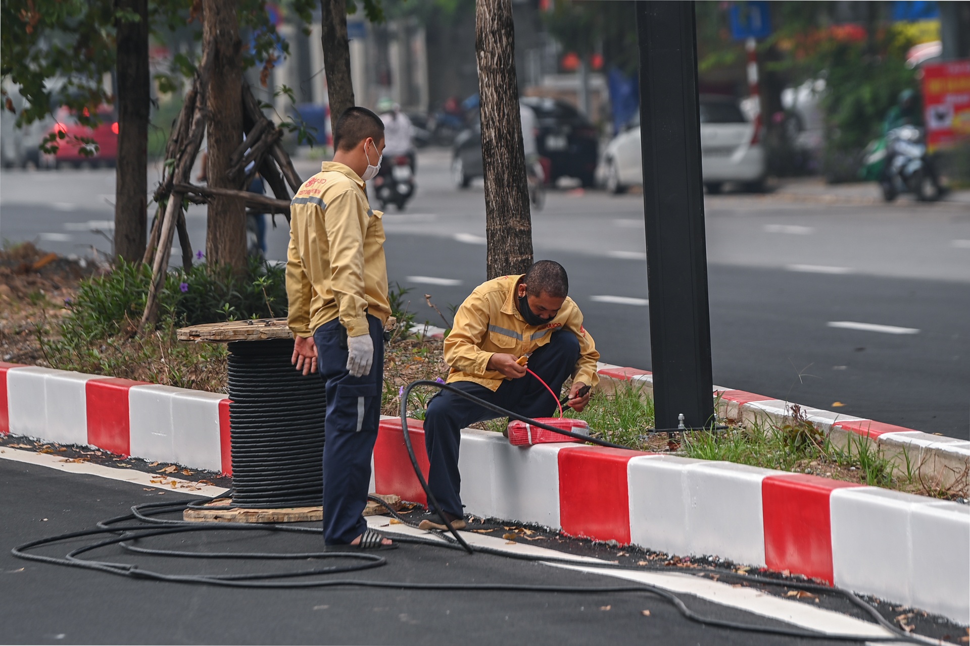Mo rong tuyen duong Lieu Giai - Van Cao anh 5