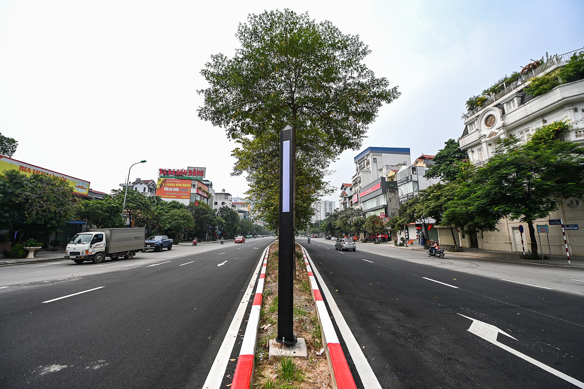 Mo rong tuyen duong Lieu Giai - Van Cao anh 6