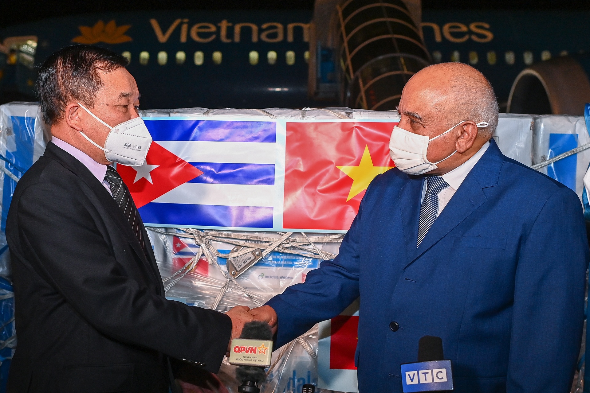 Vaccine Cuba da ve den Viet Nam anh 5