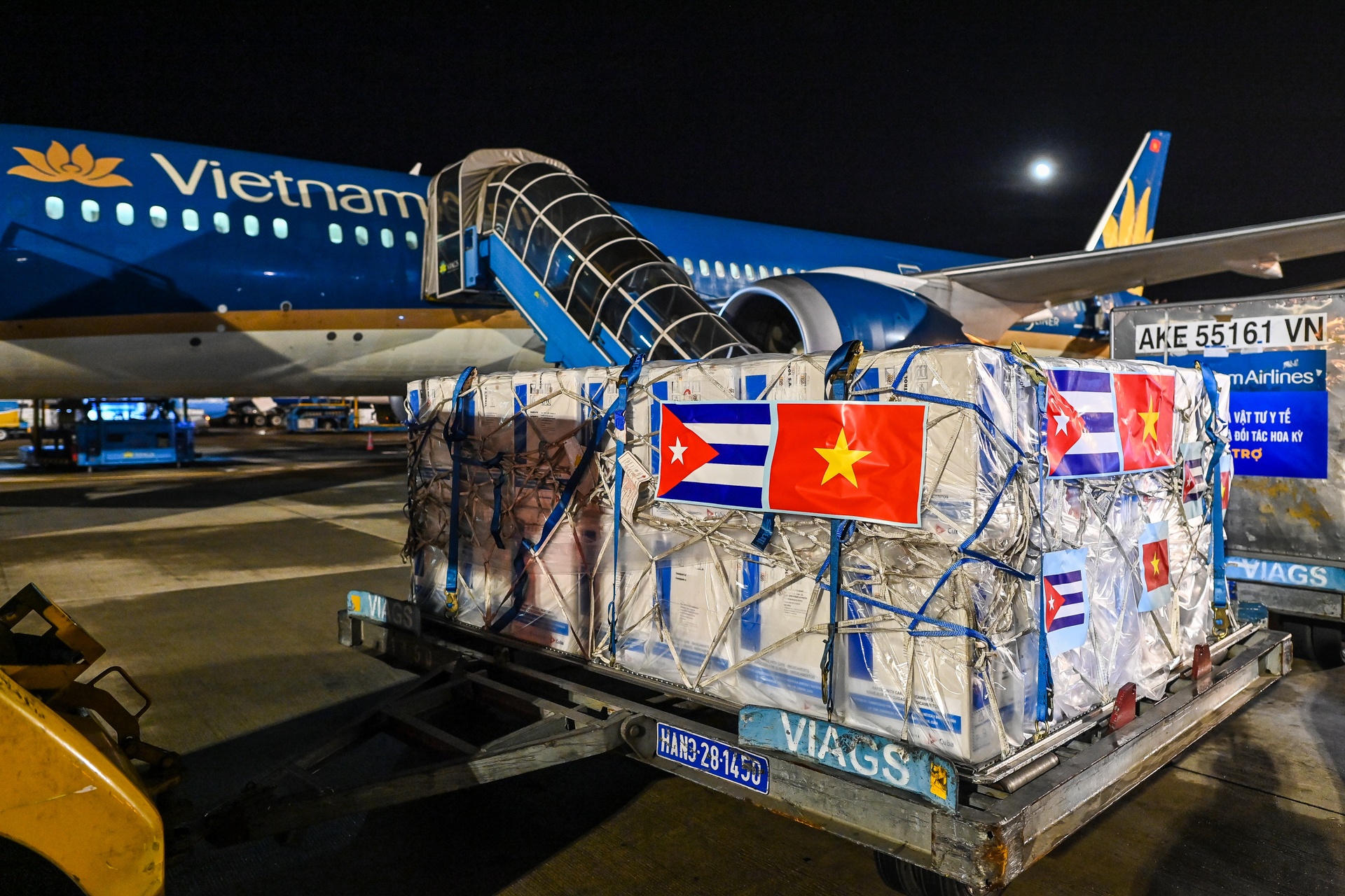 Hon 1 trieu lieu vaccine Abdala cua Cuba ve den Ha Noi hinh anh