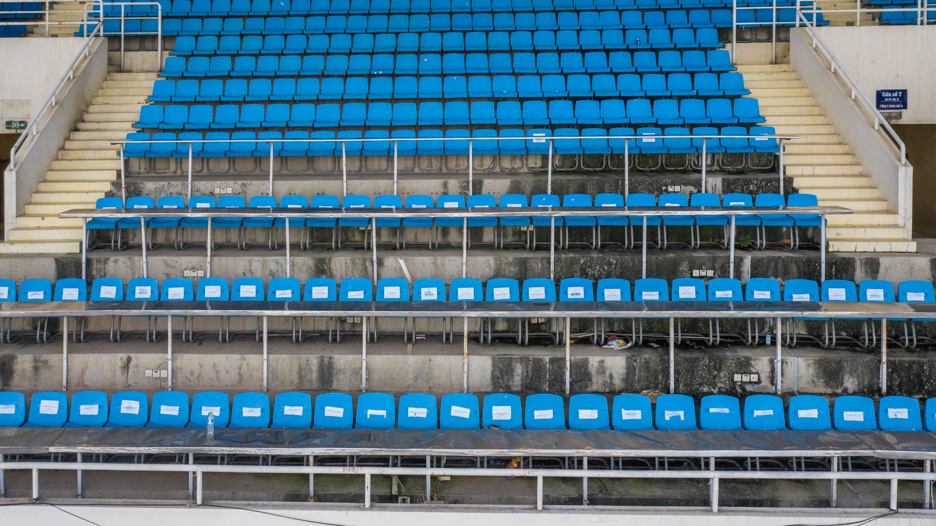 Sua chua san van dong My Dinh anh 6