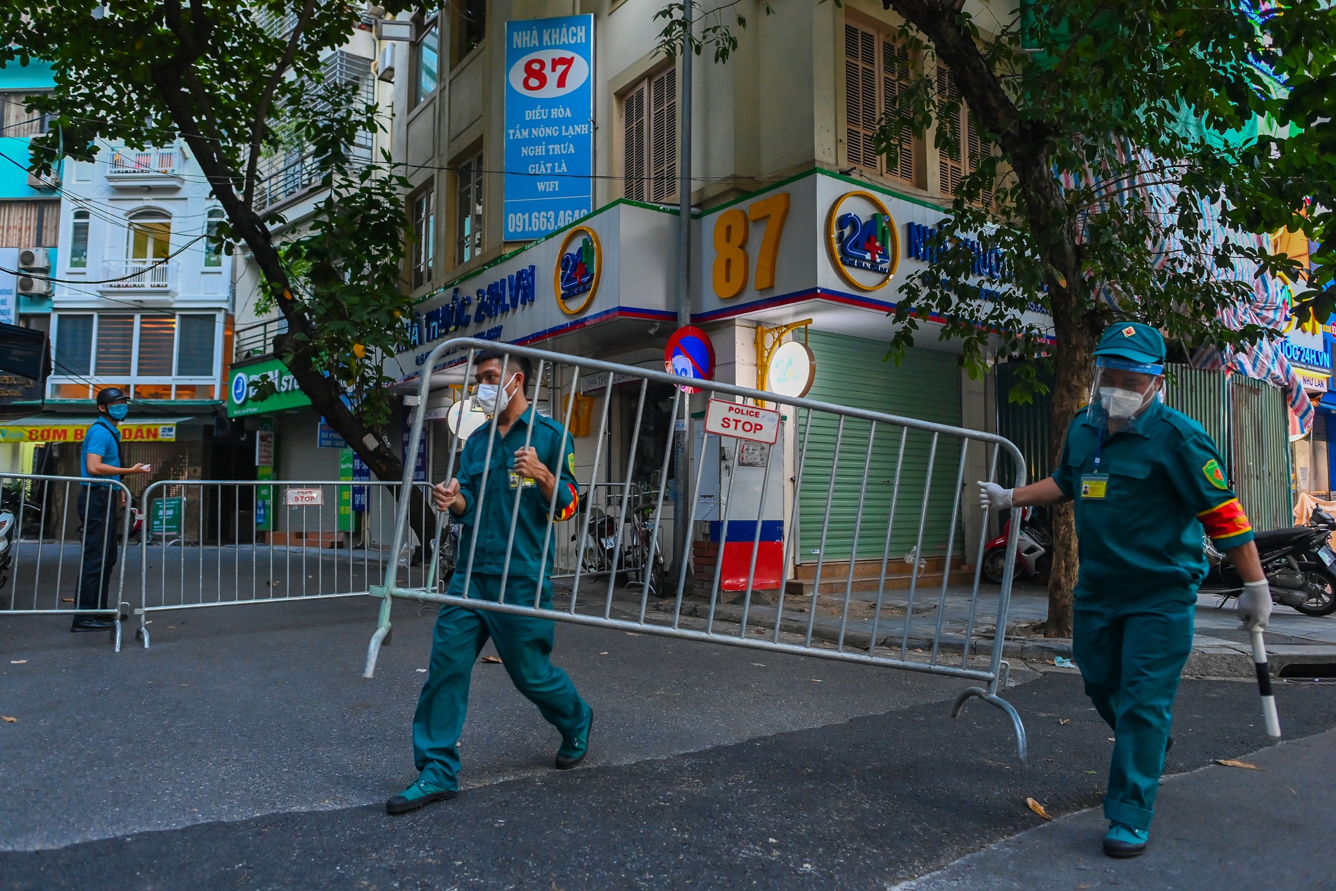 Phong toa benh vien Viet Duc anh 2