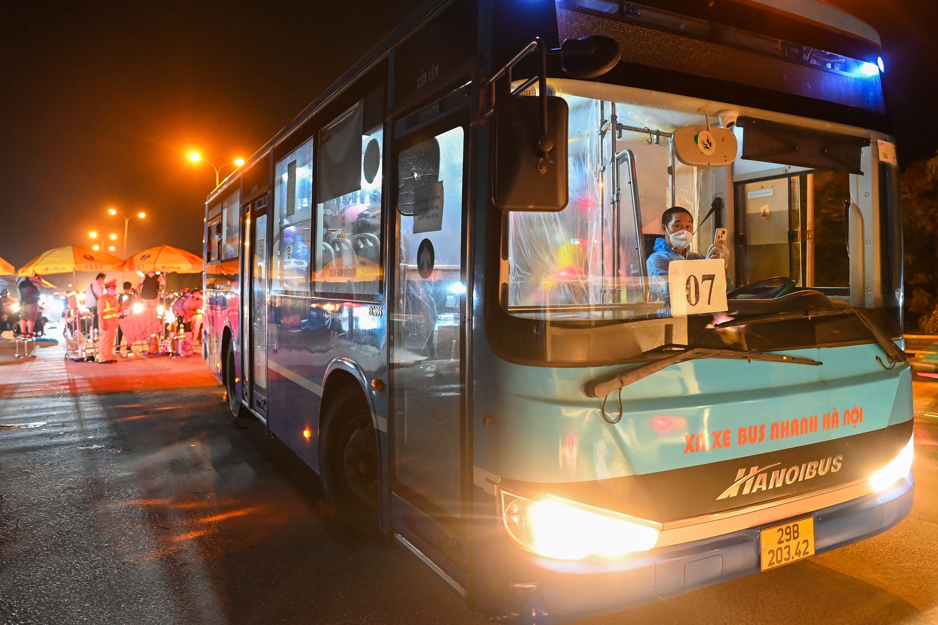 Nguoi dan ve que tranh dich anh 5