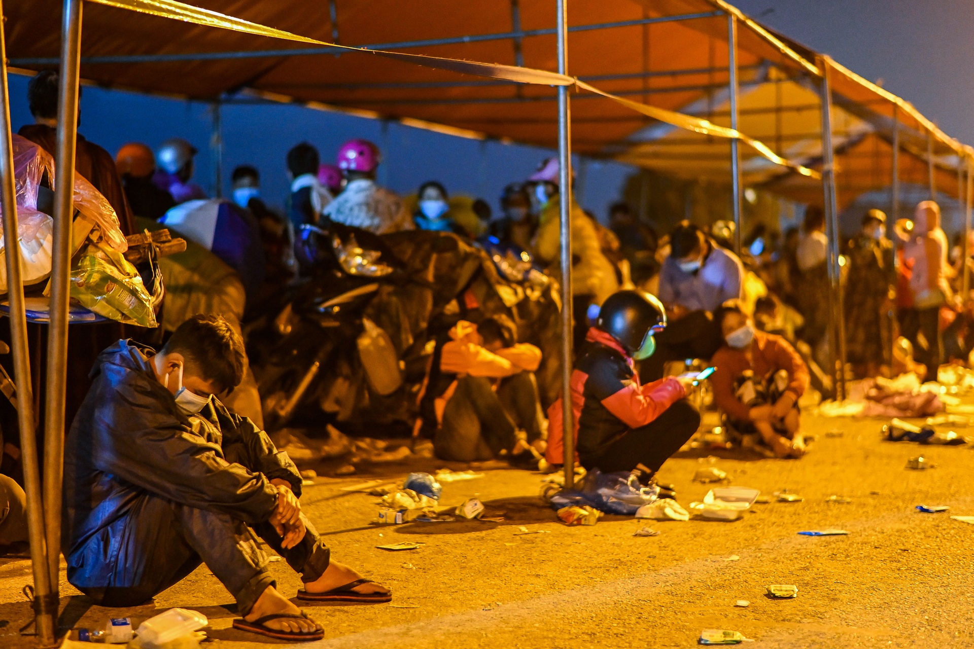 Cong nhan cac tinh phia Nam ve que anh 11