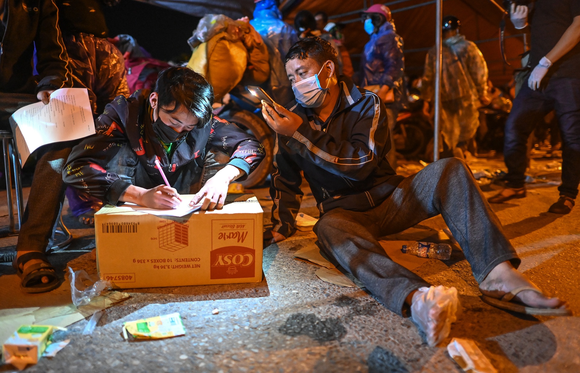 Cong nhan cac tinh phia Nam ve que anh 4