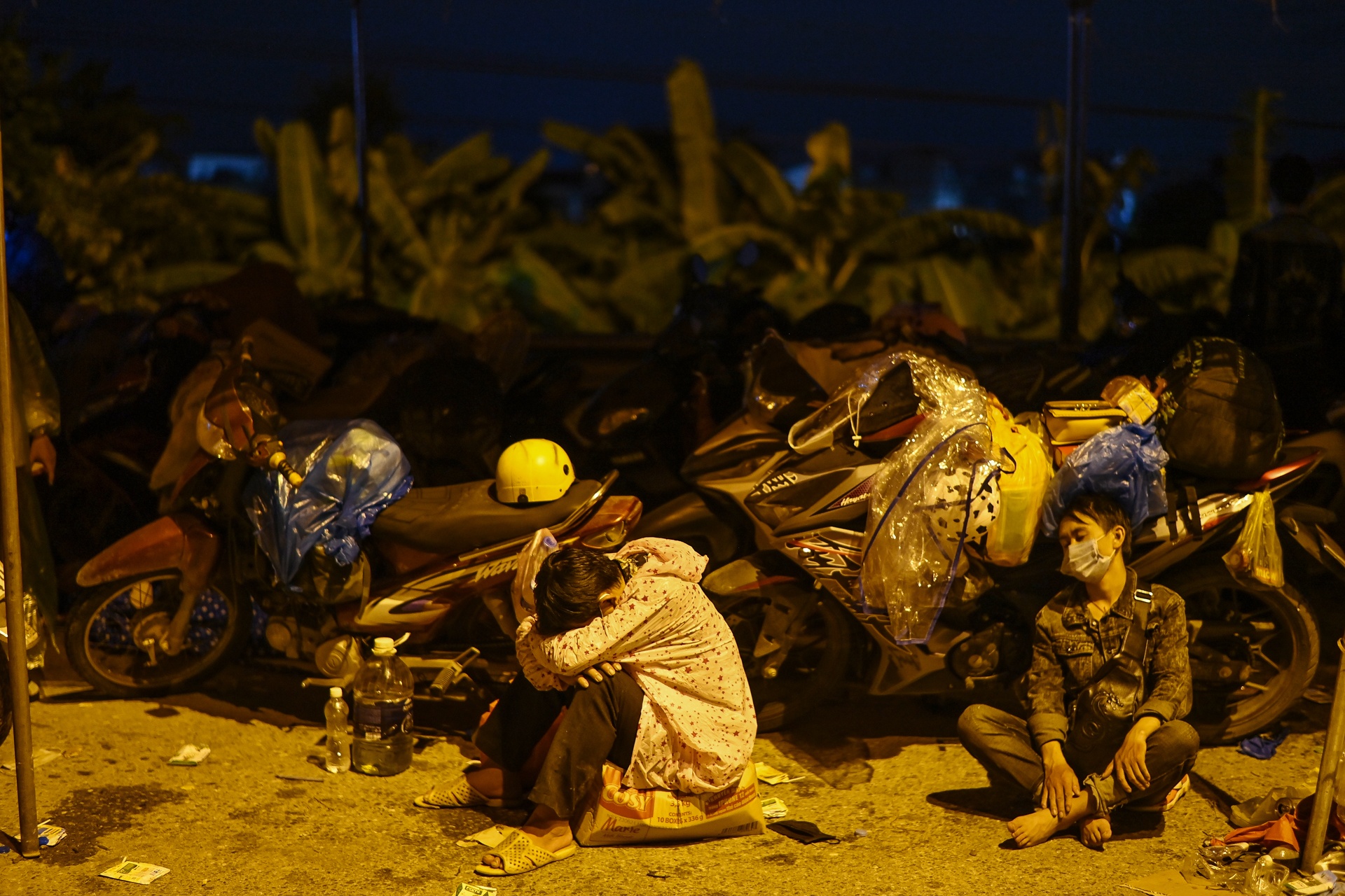 Cong nhan cac tinh phia Nam ve que anh 9