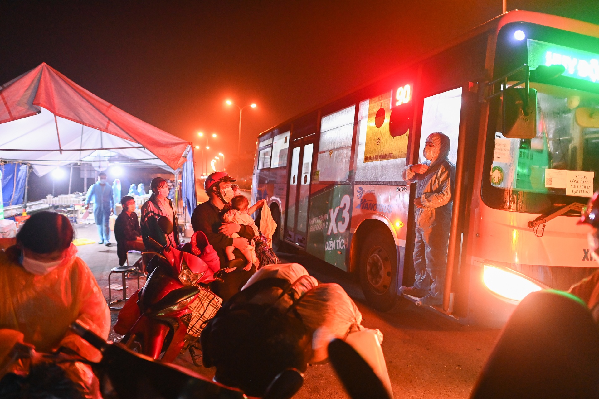 Xe buyt Ha Noi truoc ngay hoat dong anh 8