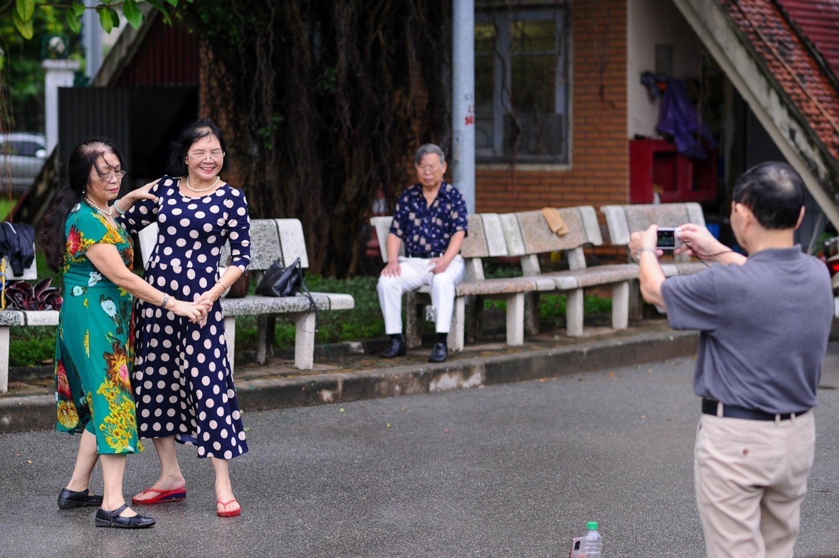 Cong vien o Ha Noi mo cua anh 5