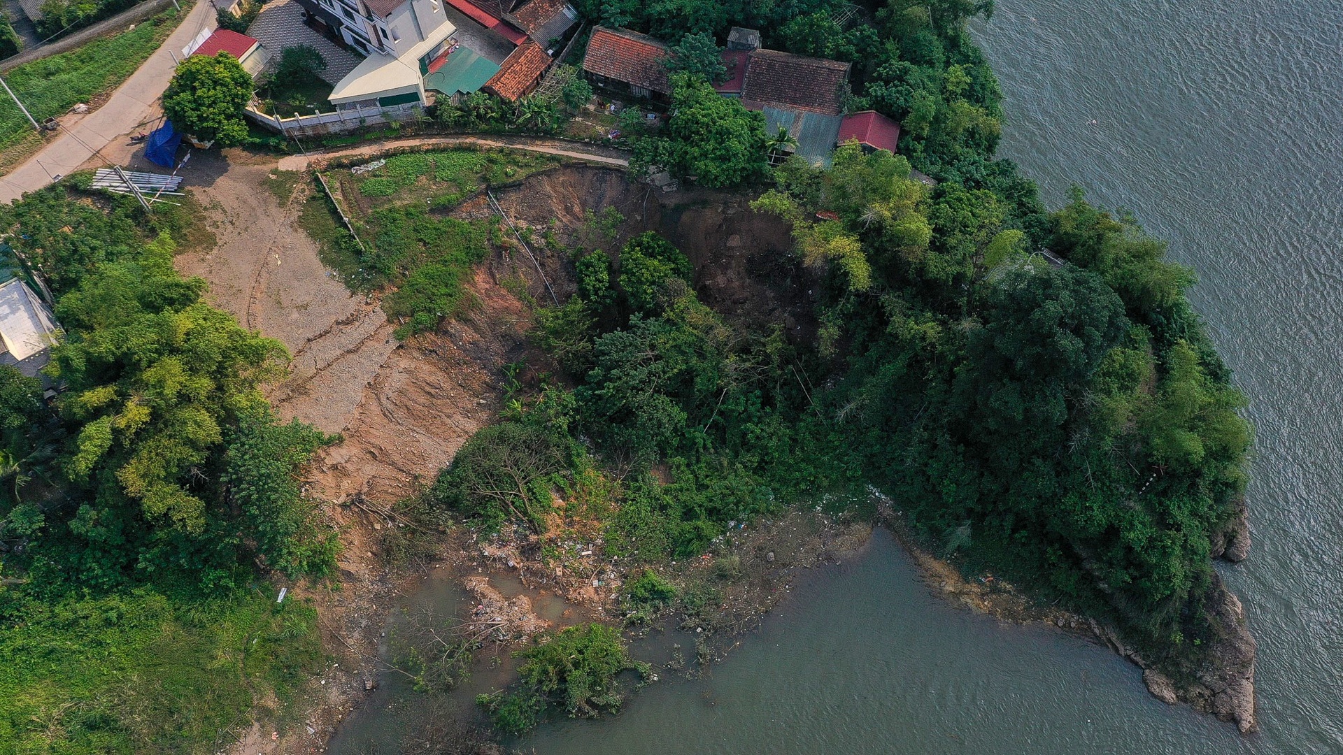 Sat lo sut lun de o Ha Noi anh 16