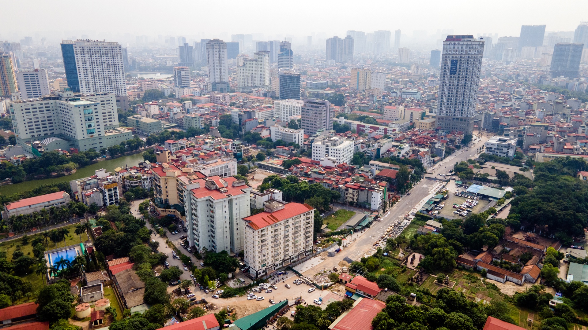 Dien mao duong Huynh Thuc Khang keo dai anh 1