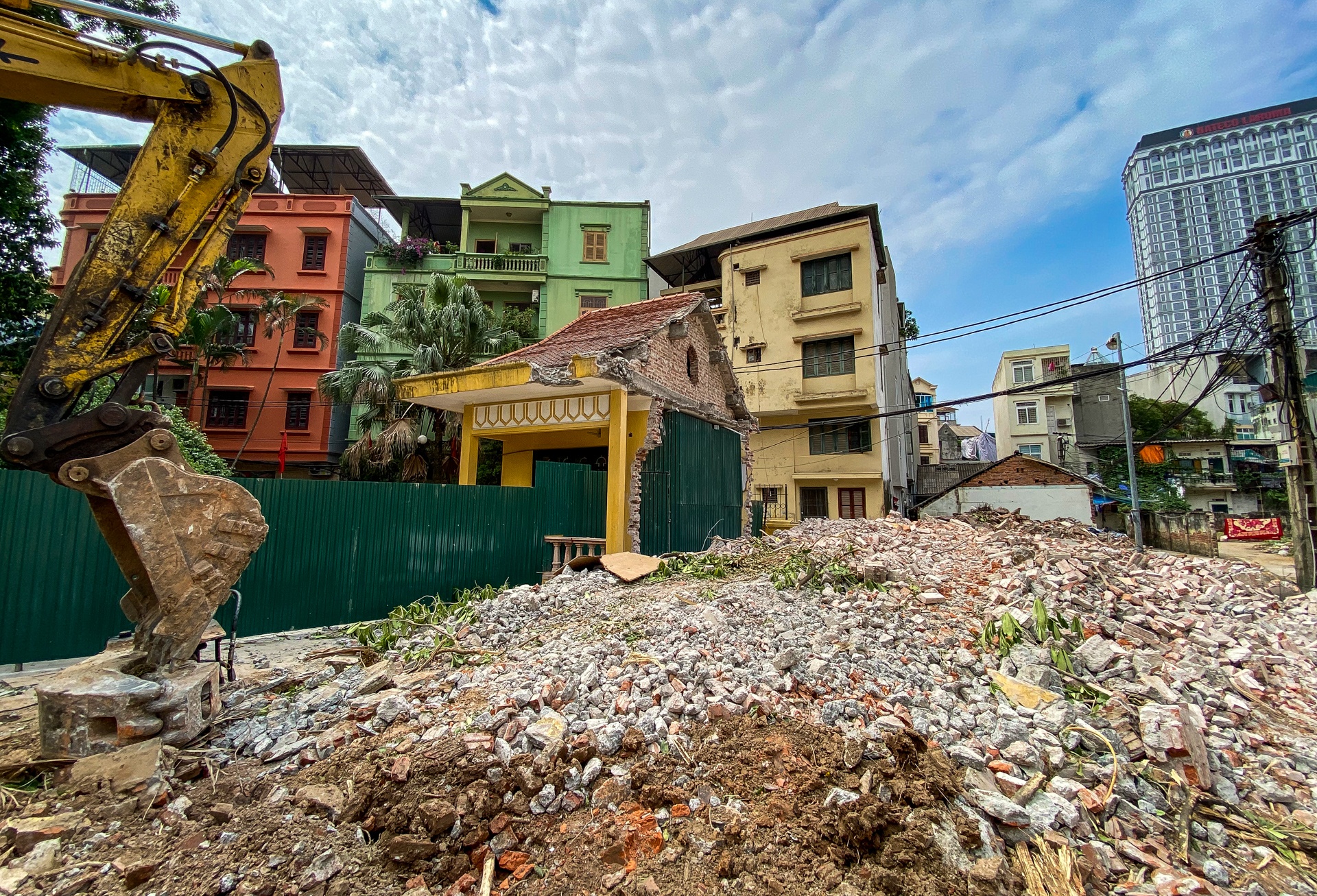 Dien mao duong Huynh Thuc Khang keo dai anh 8