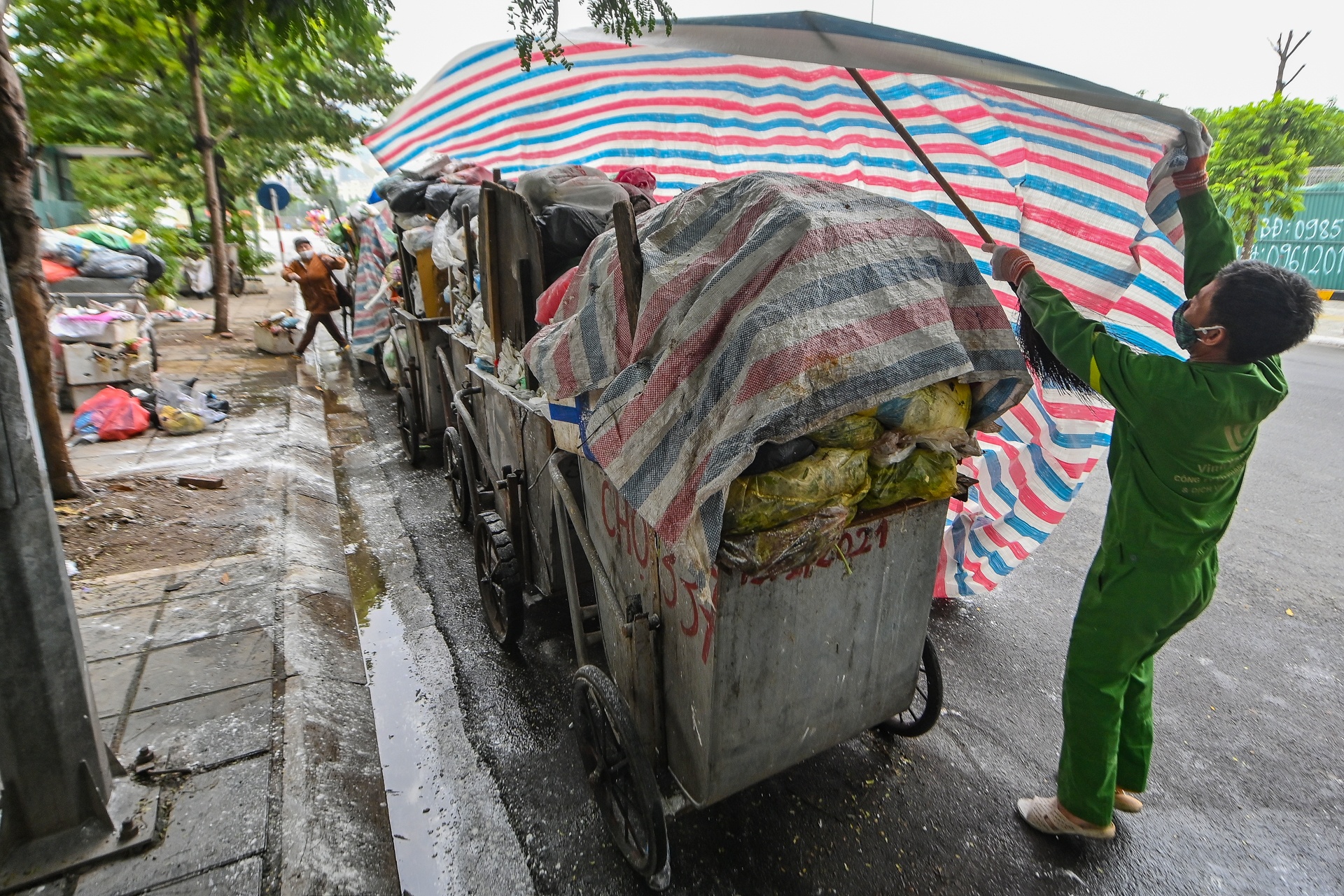 Rac thai sinh hoat un u Ha Noi anh 9