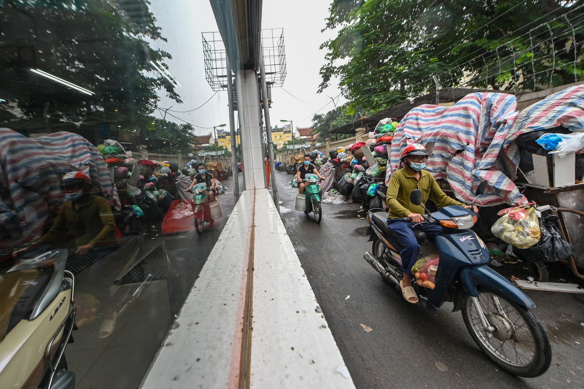Rac thai sinh hoat un u Ha Noi anh 4