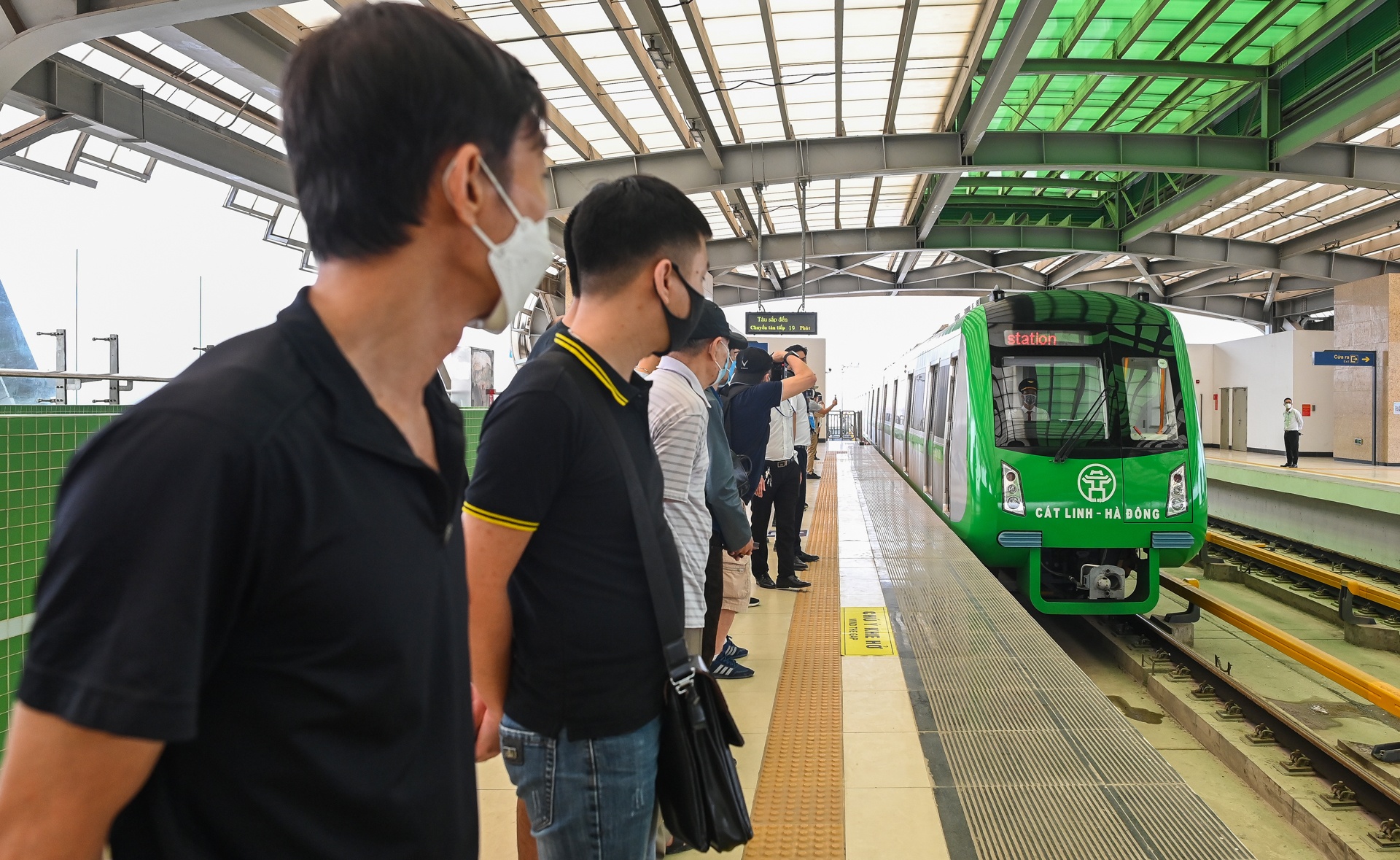 Cuộc hẹn 10 năm tàu Cát Linh - Hà Đông ảnh 10 Cuoc hen 10 nam tau Cat Linh - Ha Dong anh 10