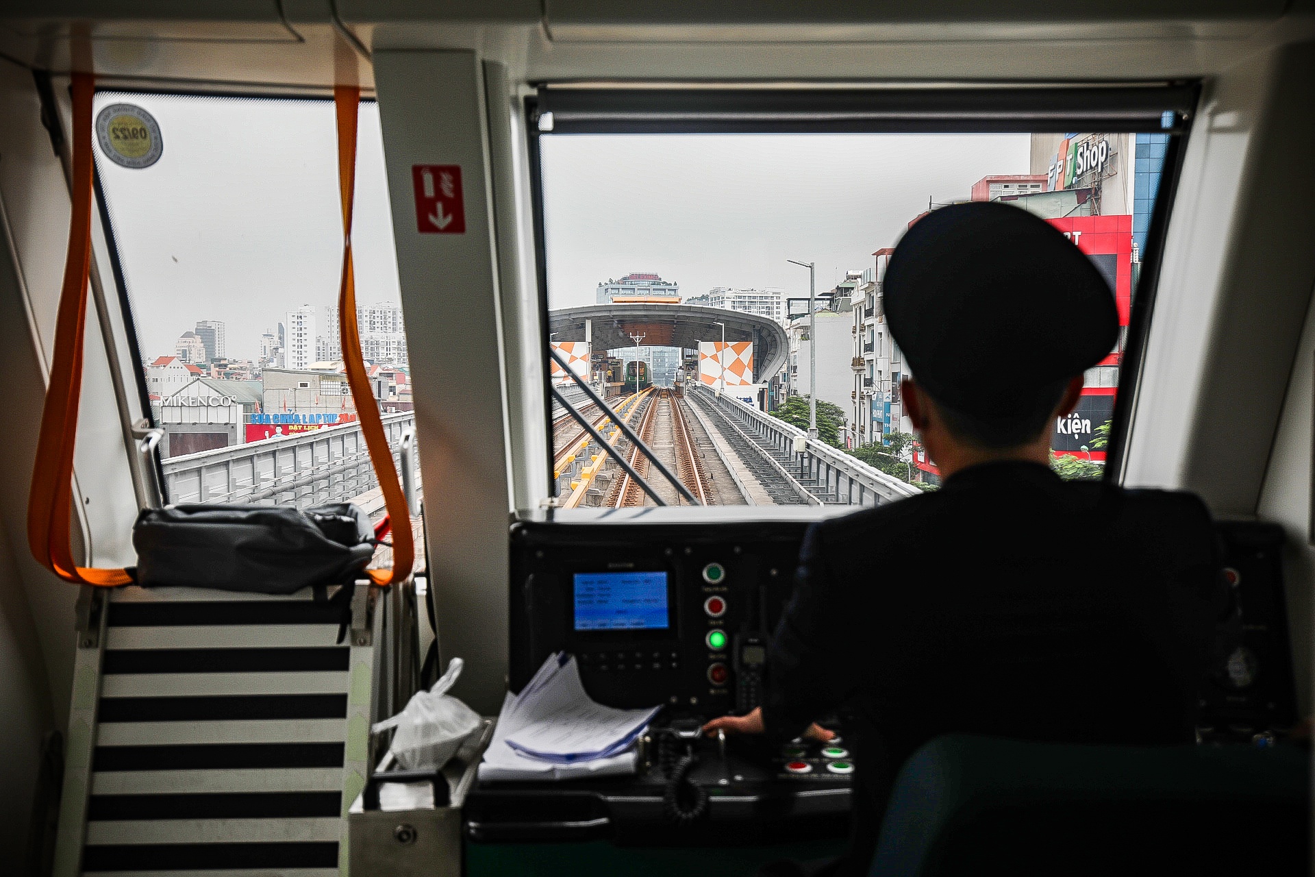 Cuộc hẹn 10 năm tàu Cát Linh - Hà Đông ảnh 34 Cuoc hen 10 nam tau Cat Linh - Ha Dong anh 34