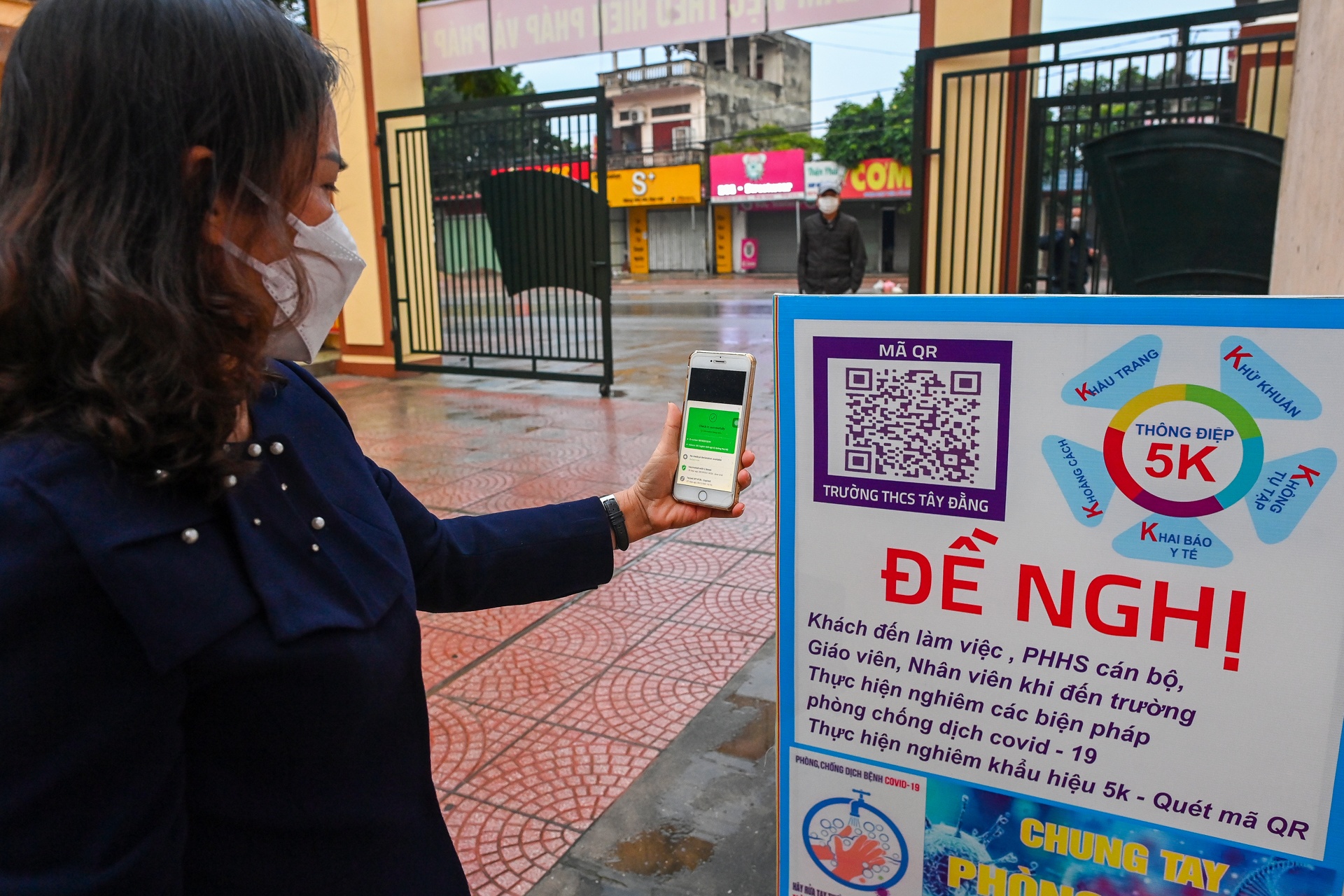 Hoc sinh Ha Noi tro lai truong anh 4