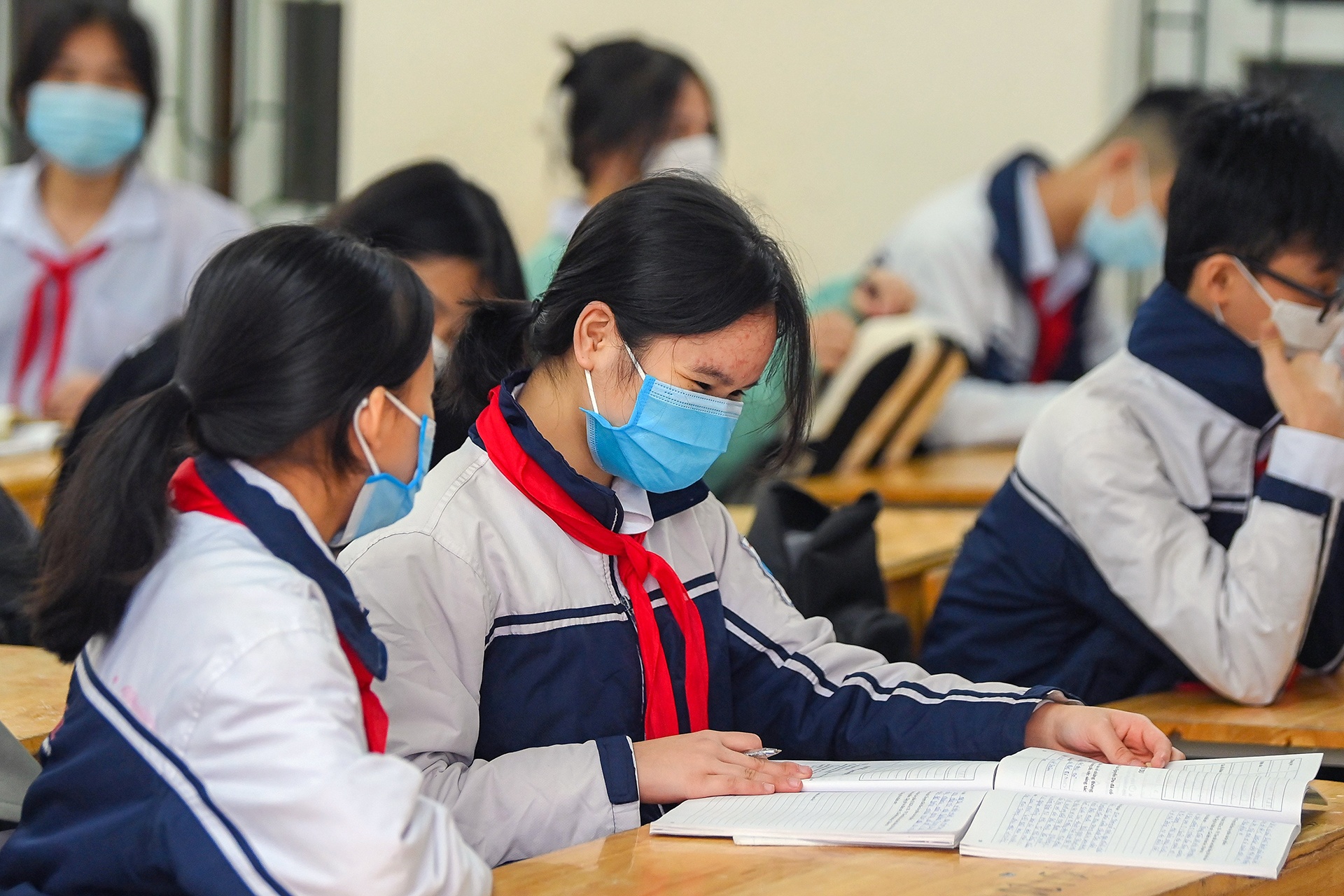 Hoc sinh Ha Noi tro lai truong anh 11