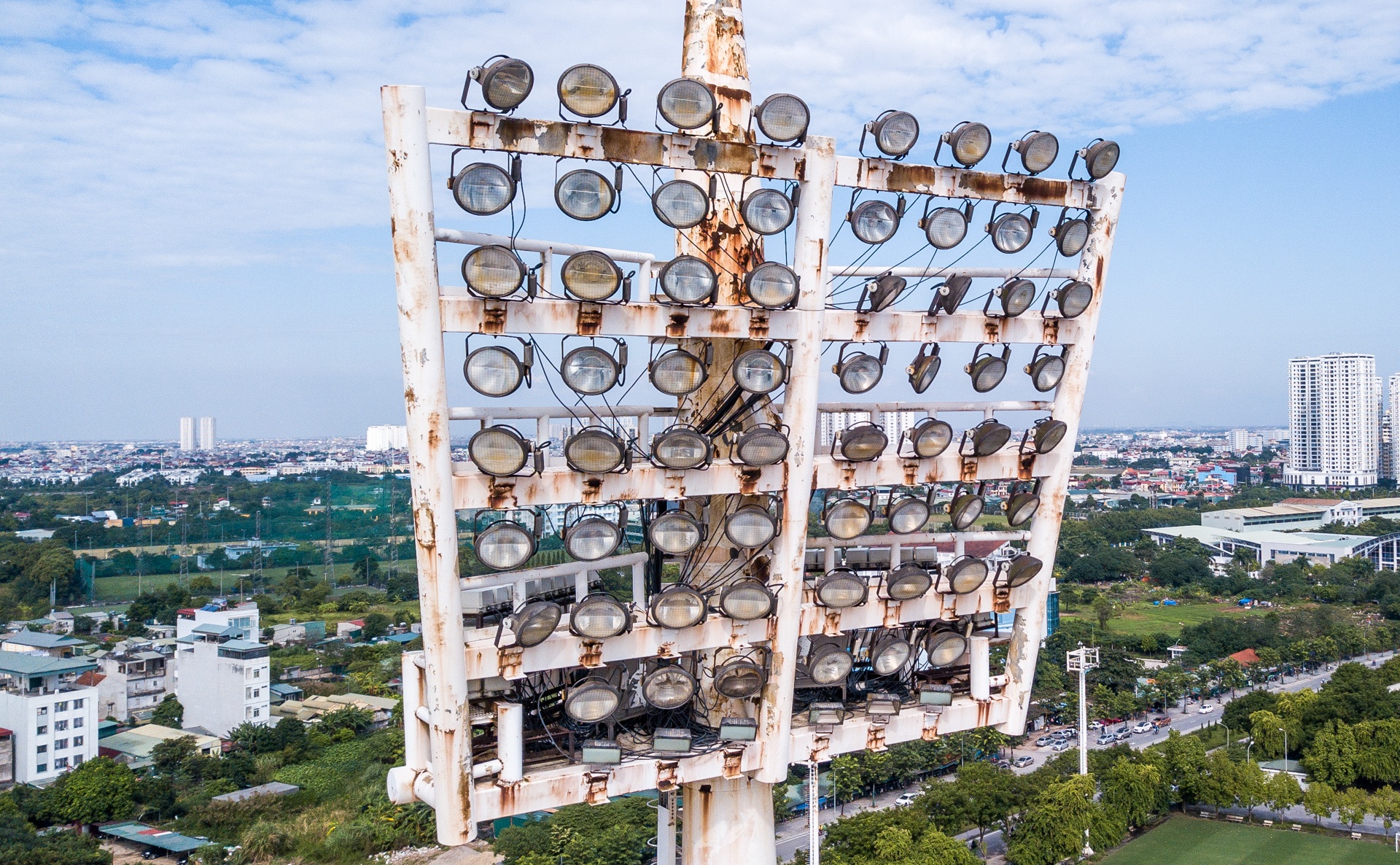 Dien mao moi cua san My Dinh anh 10