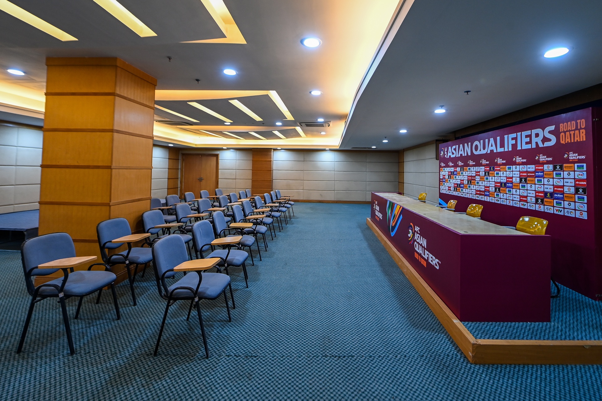 Lanh dao Tong cuc TDTT: 'Khong co chuyen phong VIP san My Dinh bi dot' anh 1