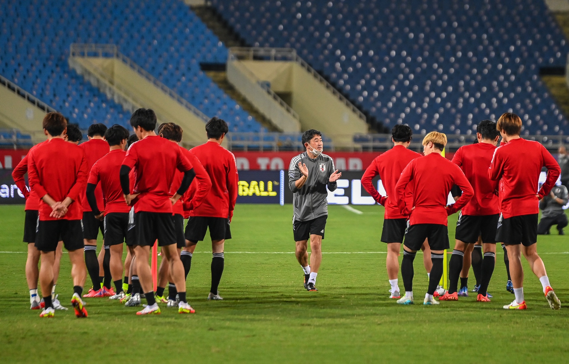 Doi tuyen Nhat Ban luyen tap anh 6