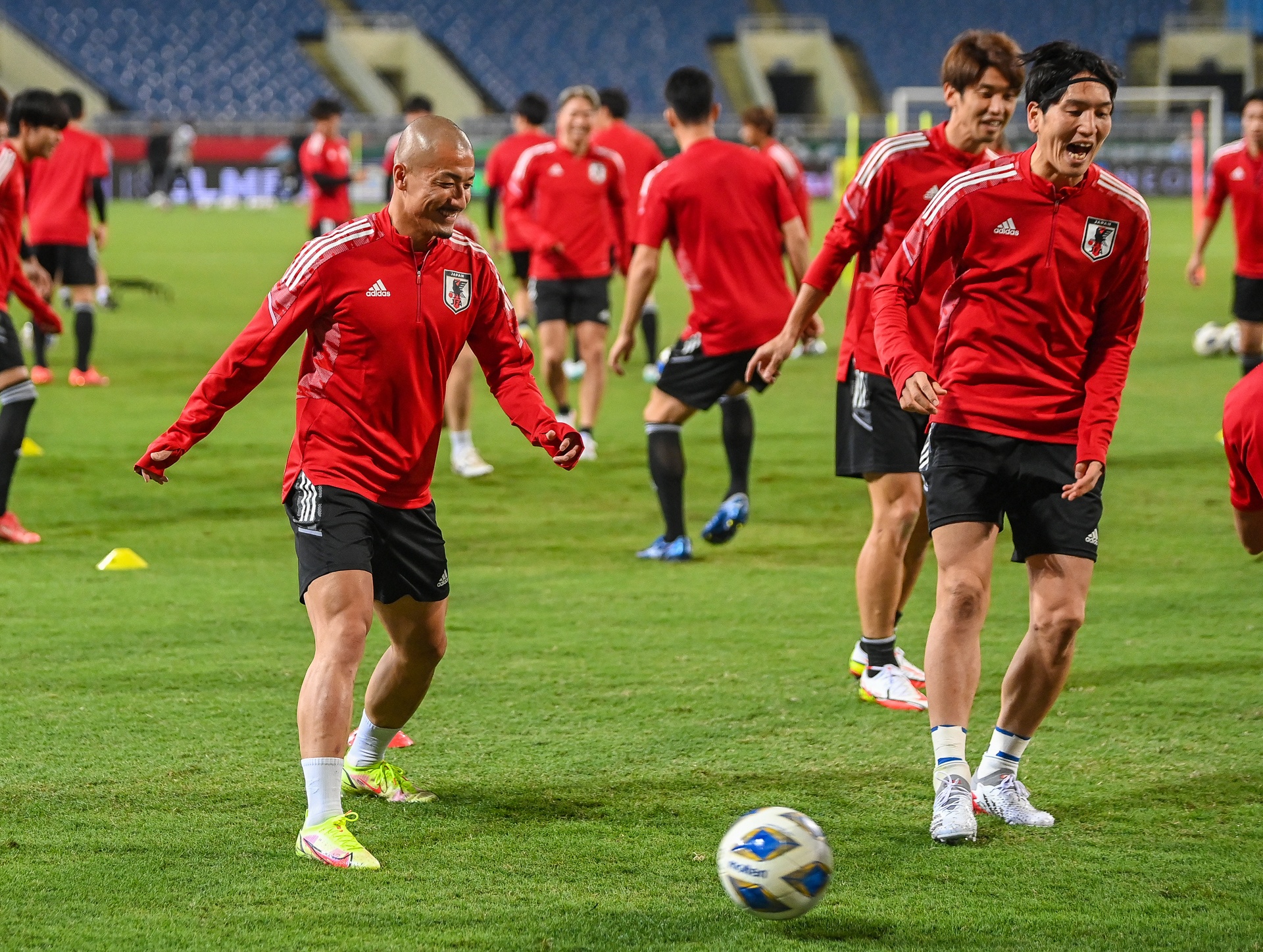 Doi tuyen Nhat Ban luyen tap anh 7