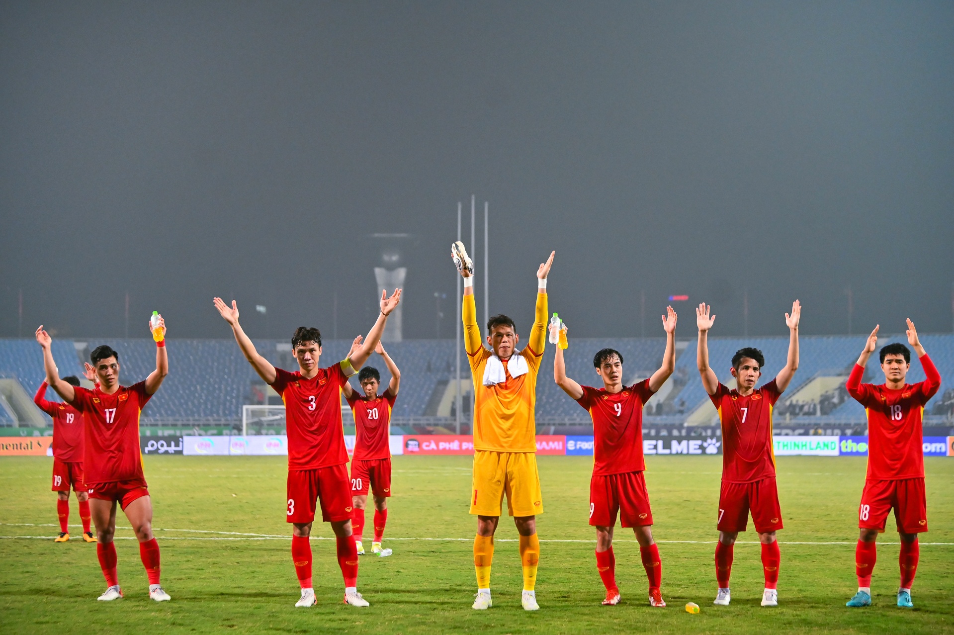 Tuyen Viet Nam thua tren san nha anh 12