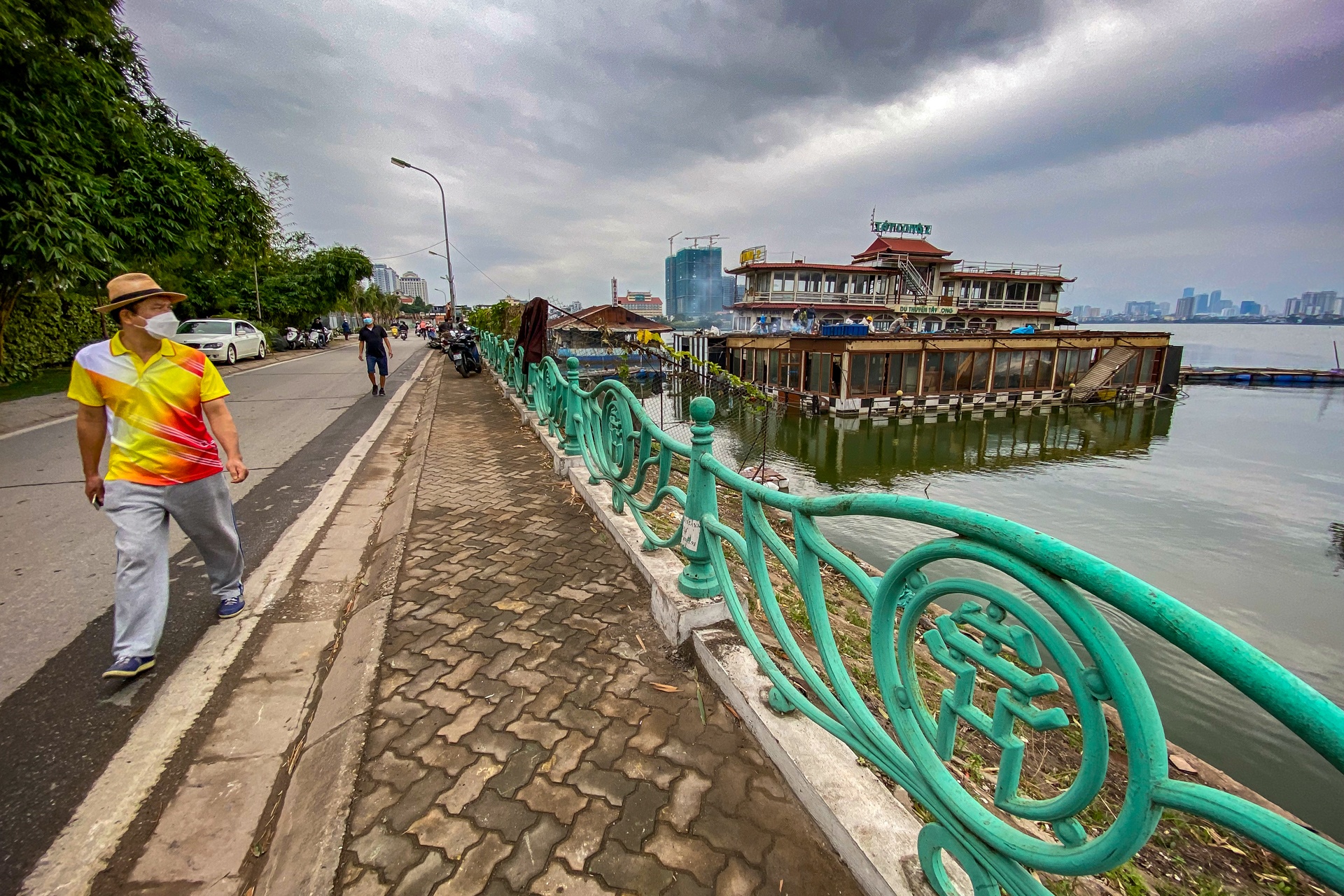 Nghia dia du thuyen o Ha Noi anh 10