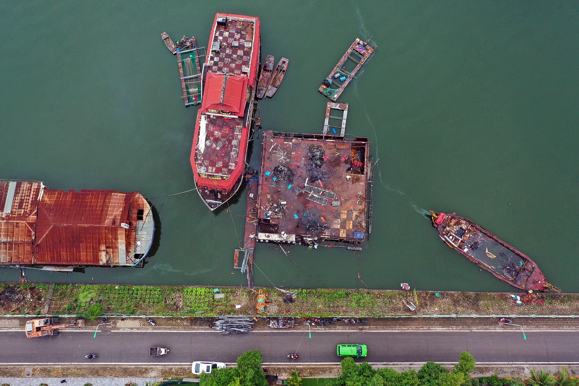 Nghia dia du thuyen o Ha Noi anh 5