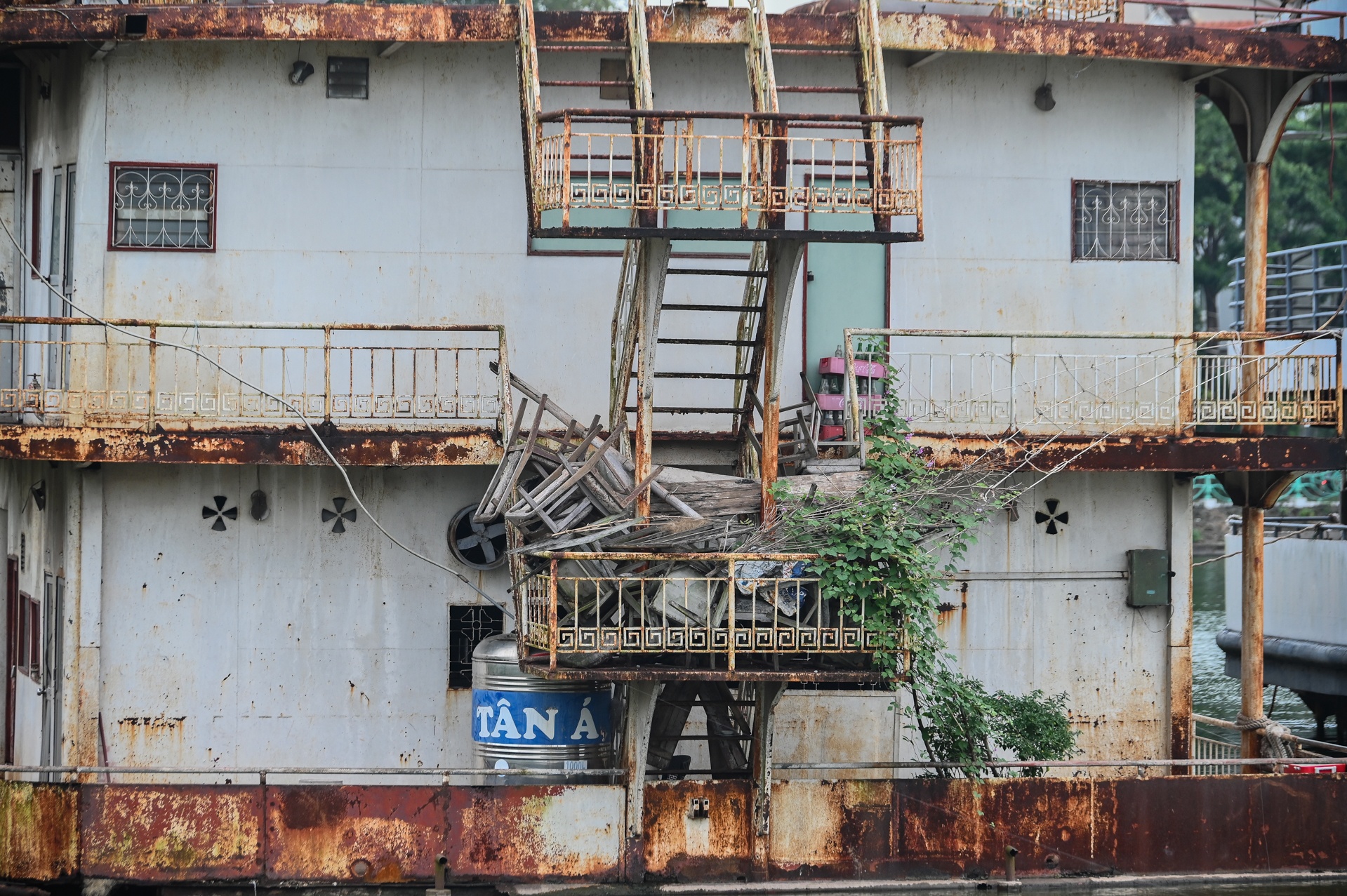Nghia dia du thuyen o Ha Noi anh 6