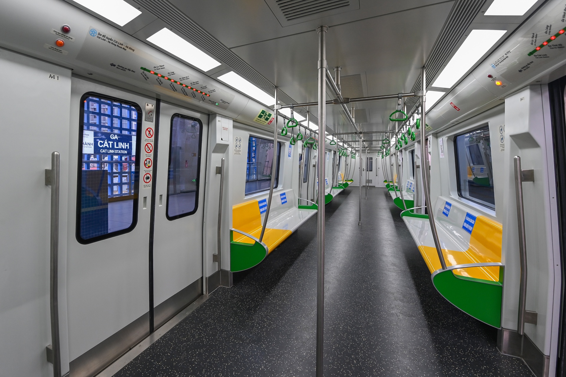 Tau Cat Linh - Ha Dong vang khach anh 8