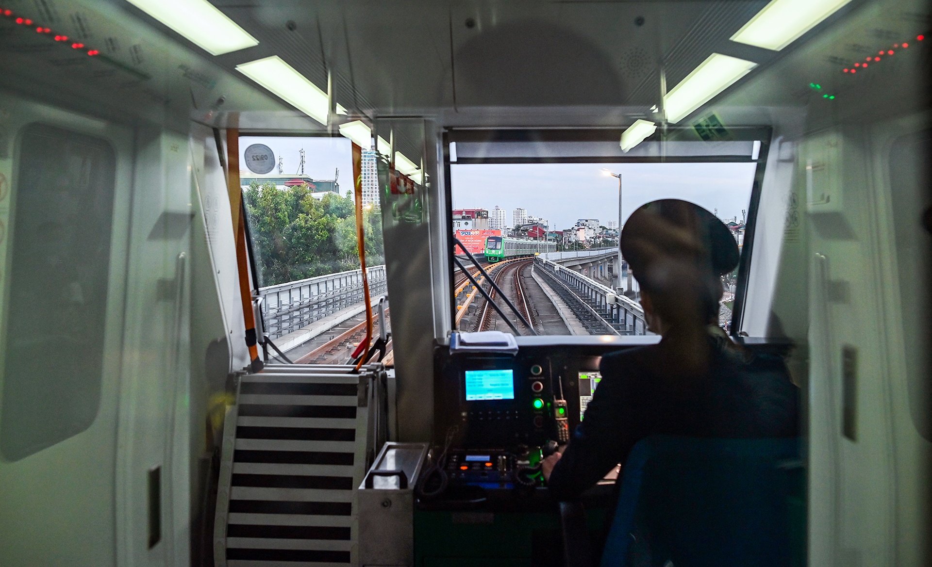 Tau Cat Linh - Ha Dong vang khach anh 11