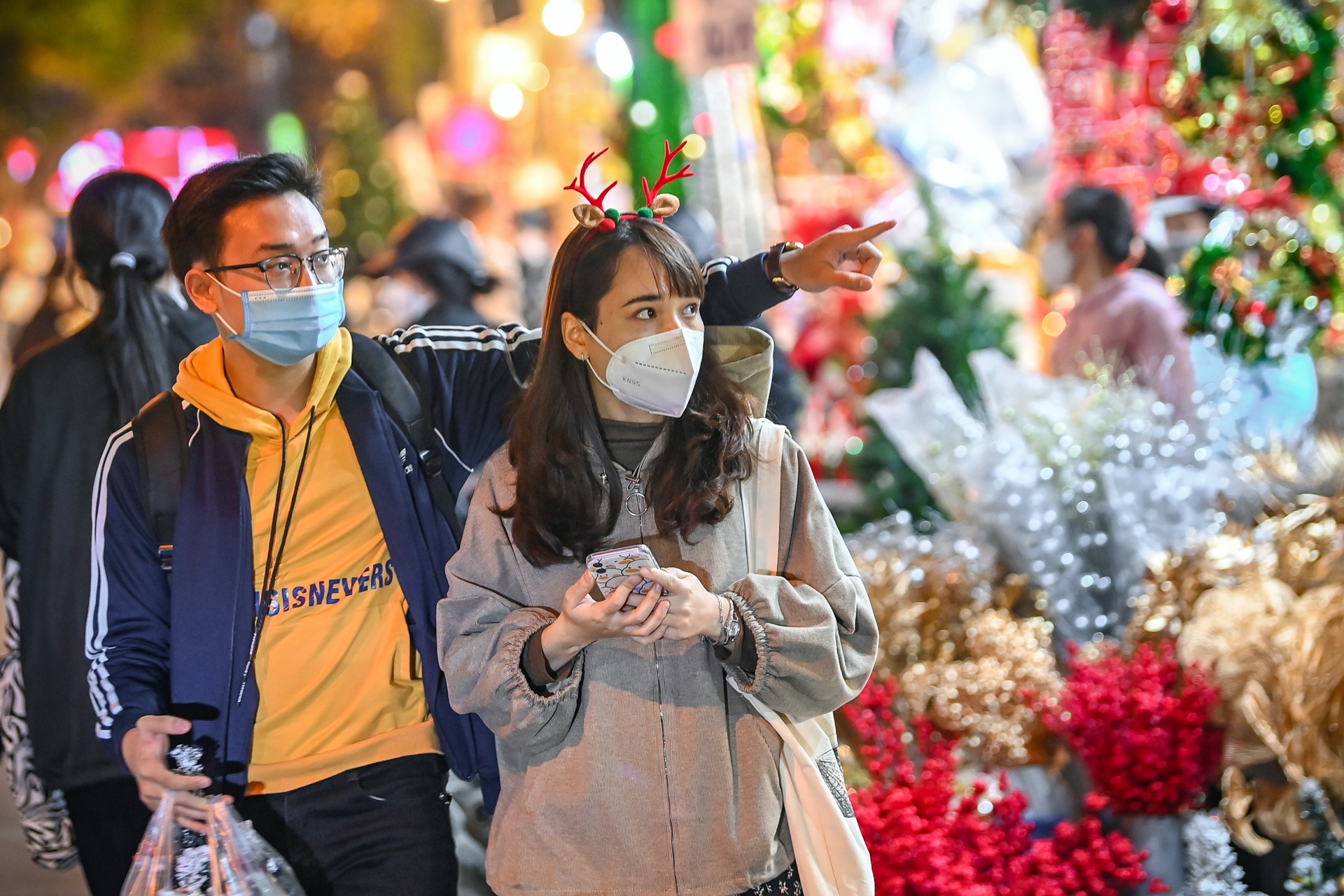 Noel tren pho Hang Ma anh 13