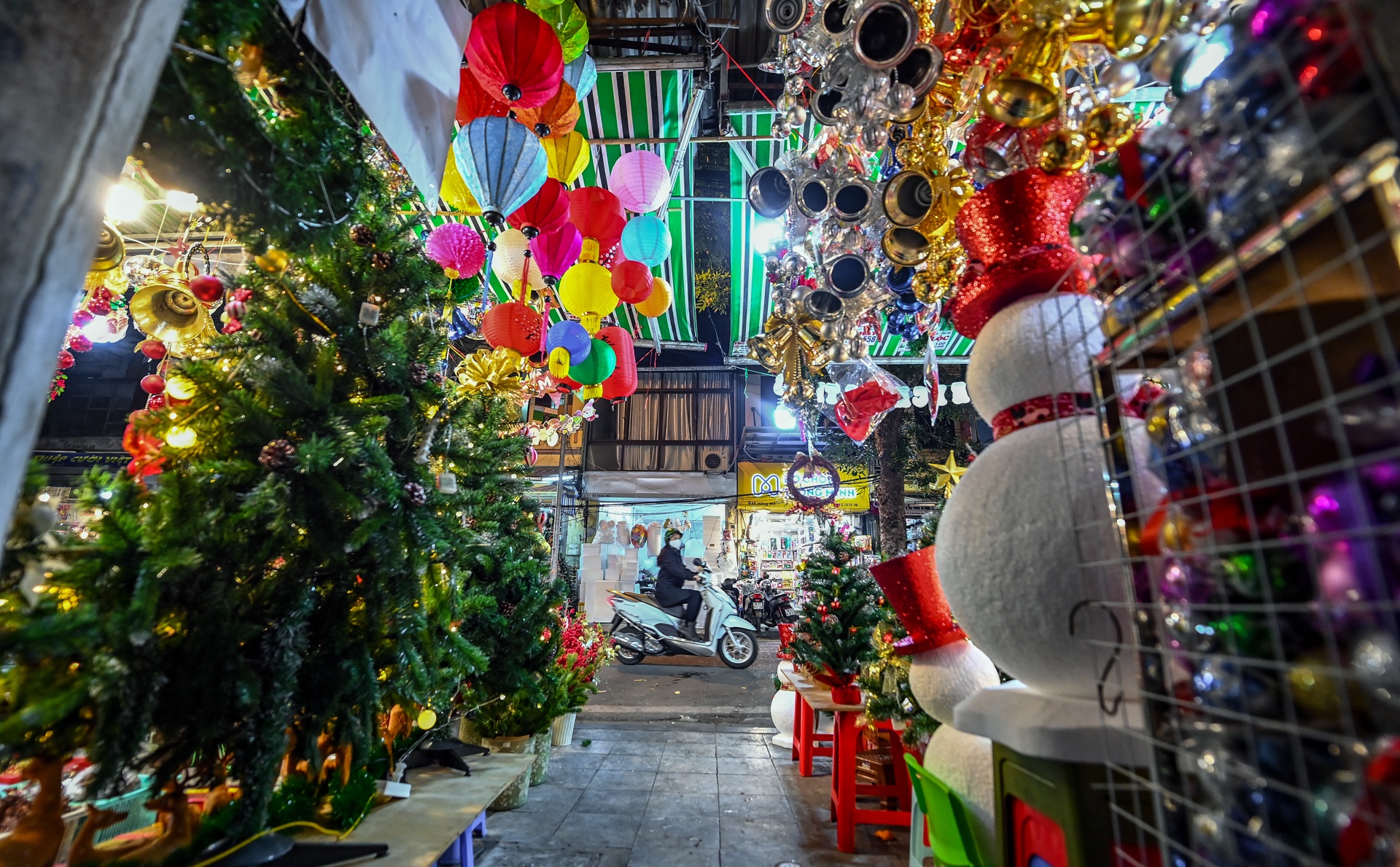 Noel tren pho Hang Ma anh 14